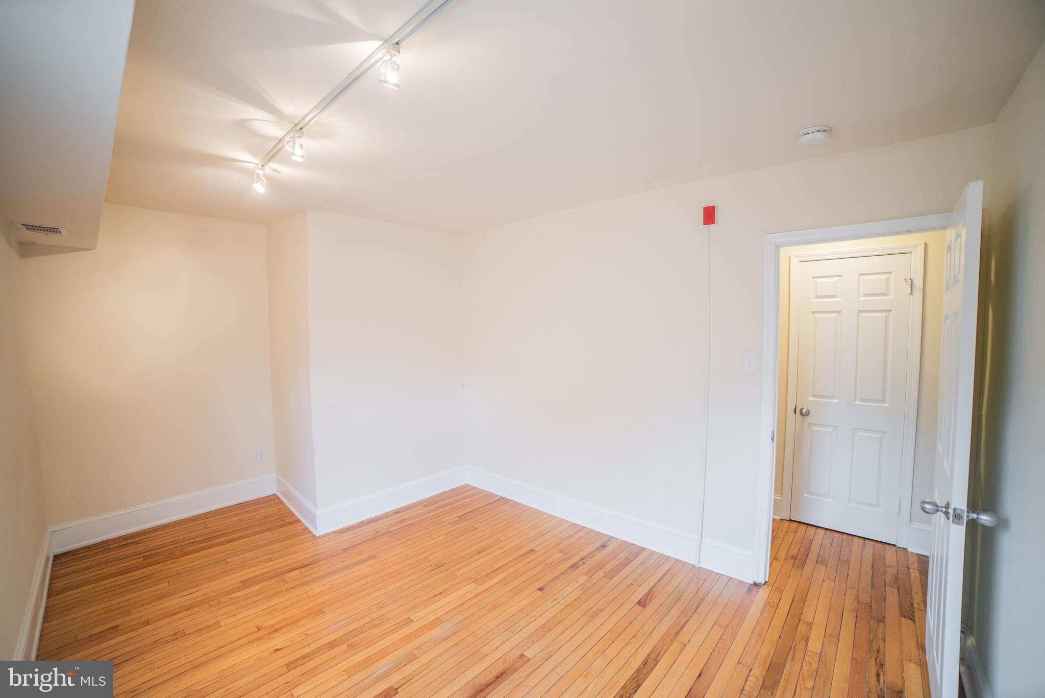 SOUTH STREET - Residential Income