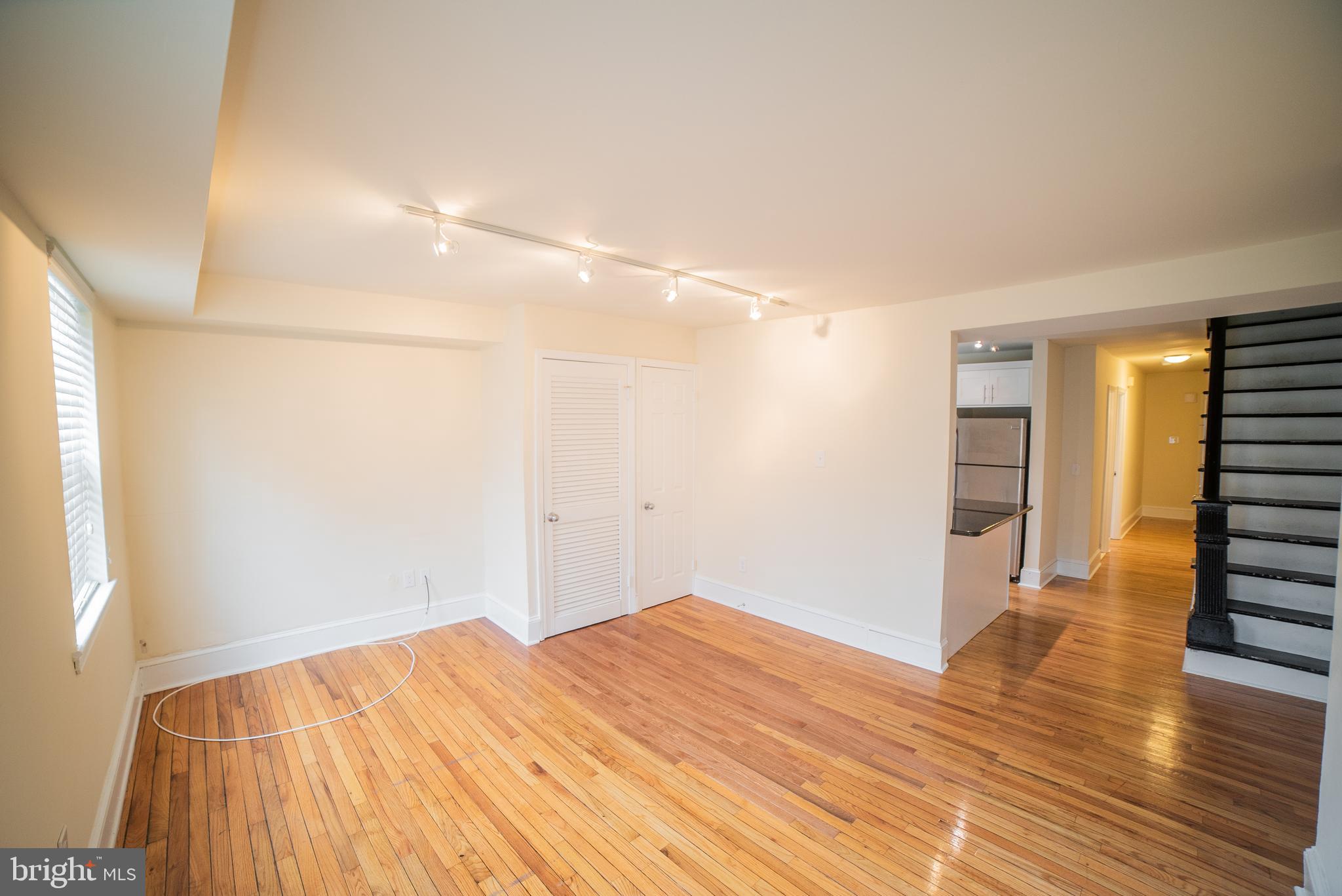 SOUTH STREET - Residential Income