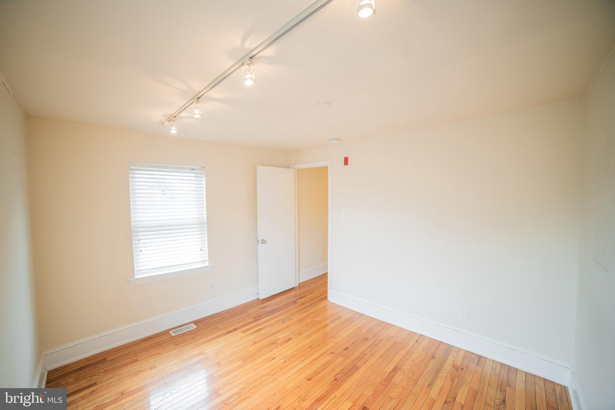 SOUTH STREET - Residential Income