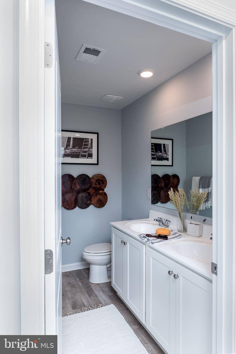 LADYSMITH VILLAGE - Residential