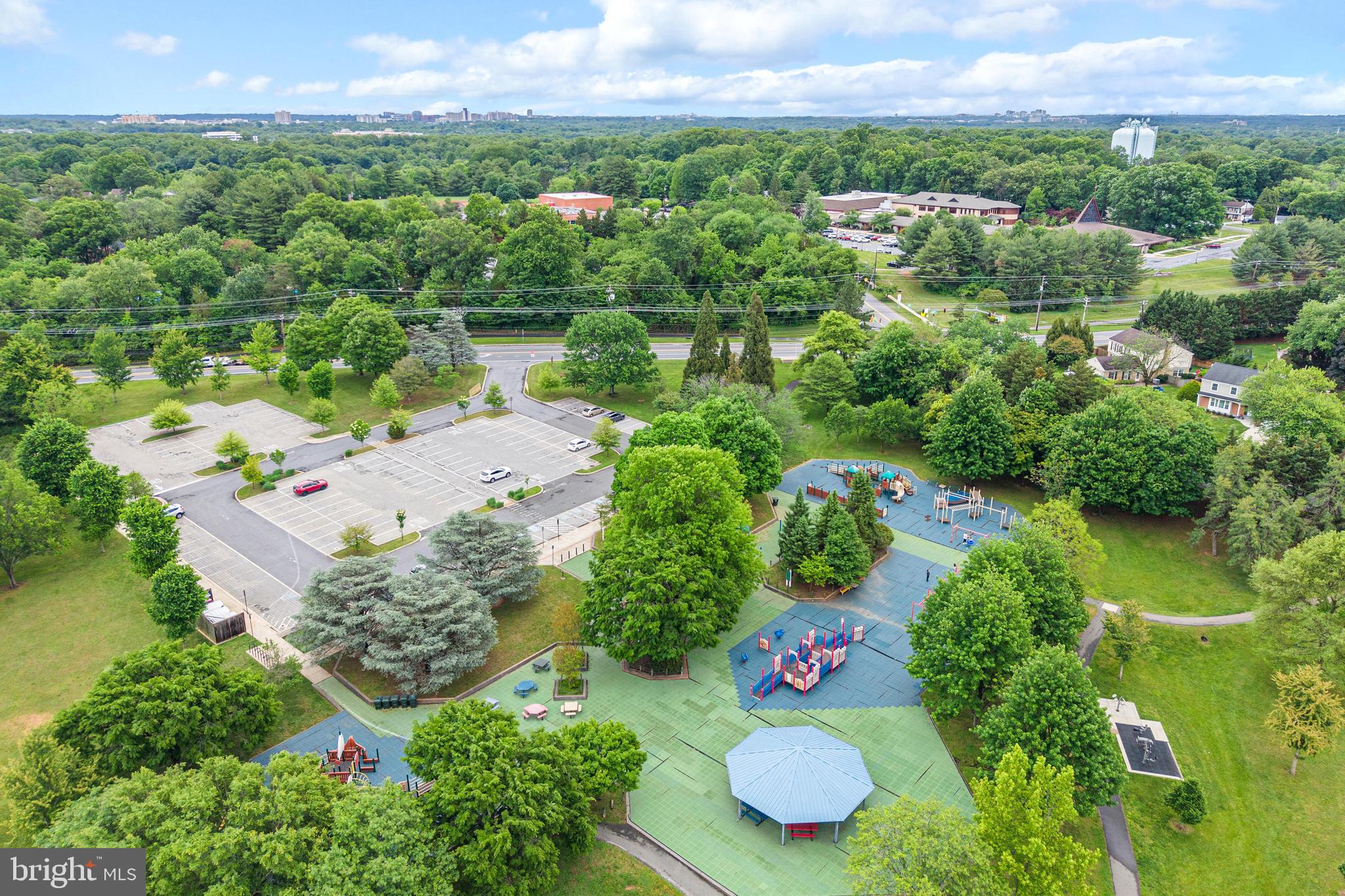 POTOMAC COMMONS - Residential