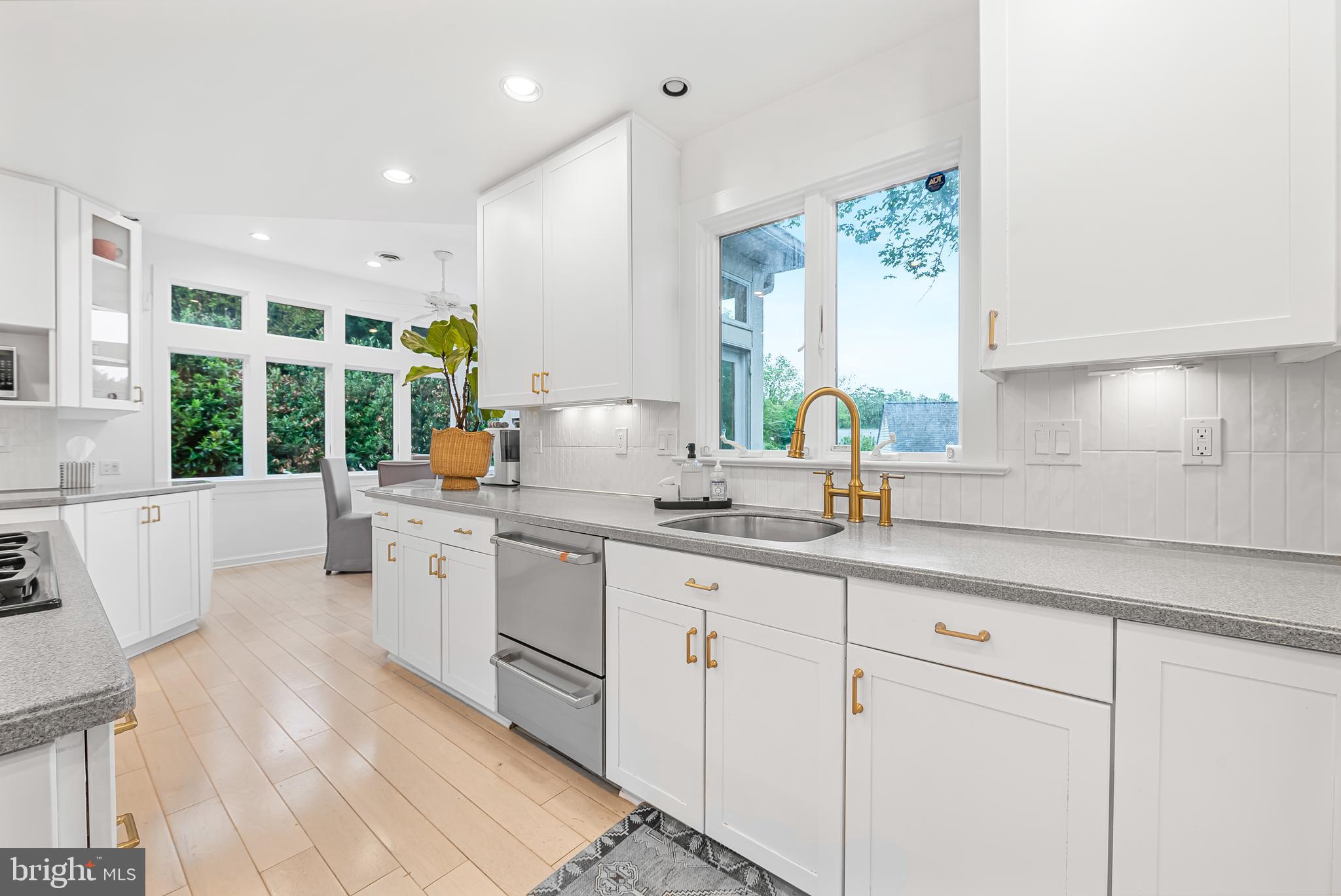 POTOMAC COMMONS - Residential