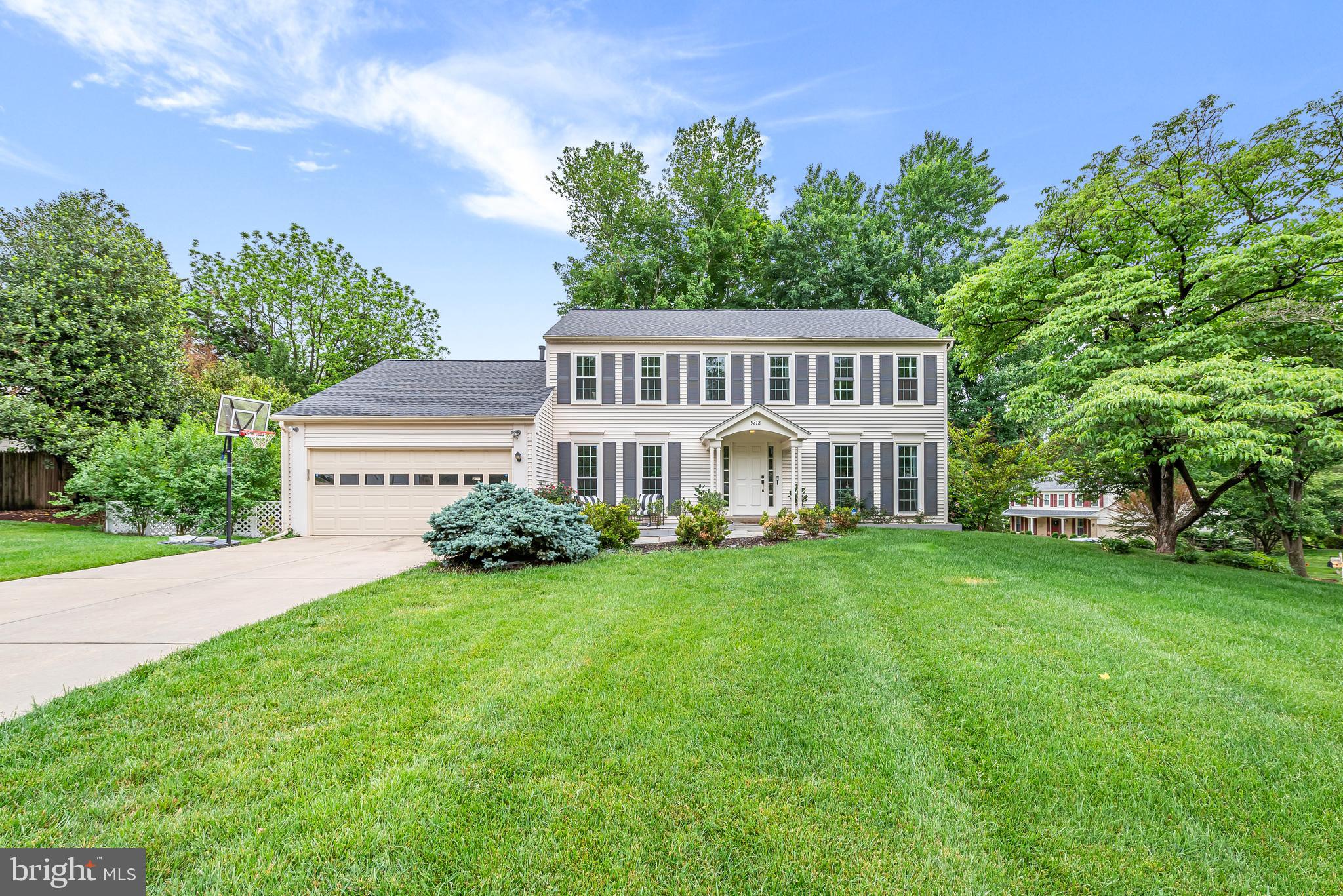 9212 WILLOW POND LANE