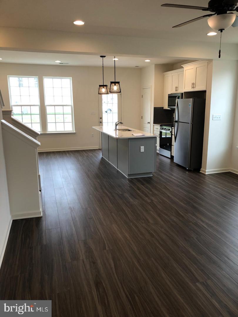 FREEDOM MANOR - Residential Lease