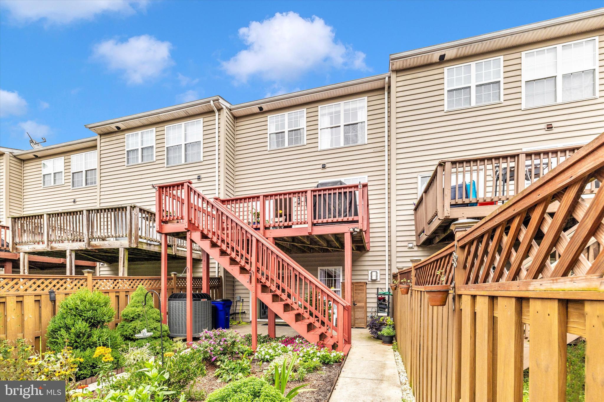 NORTH CROSSING - Residential