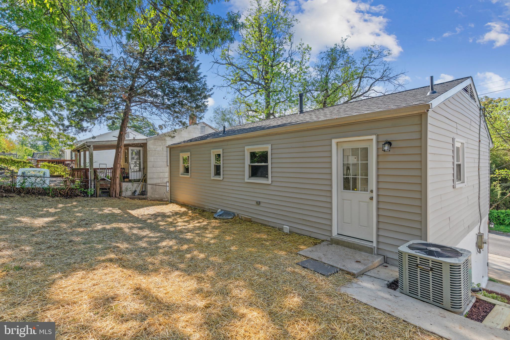 RIVERDALE - Residential