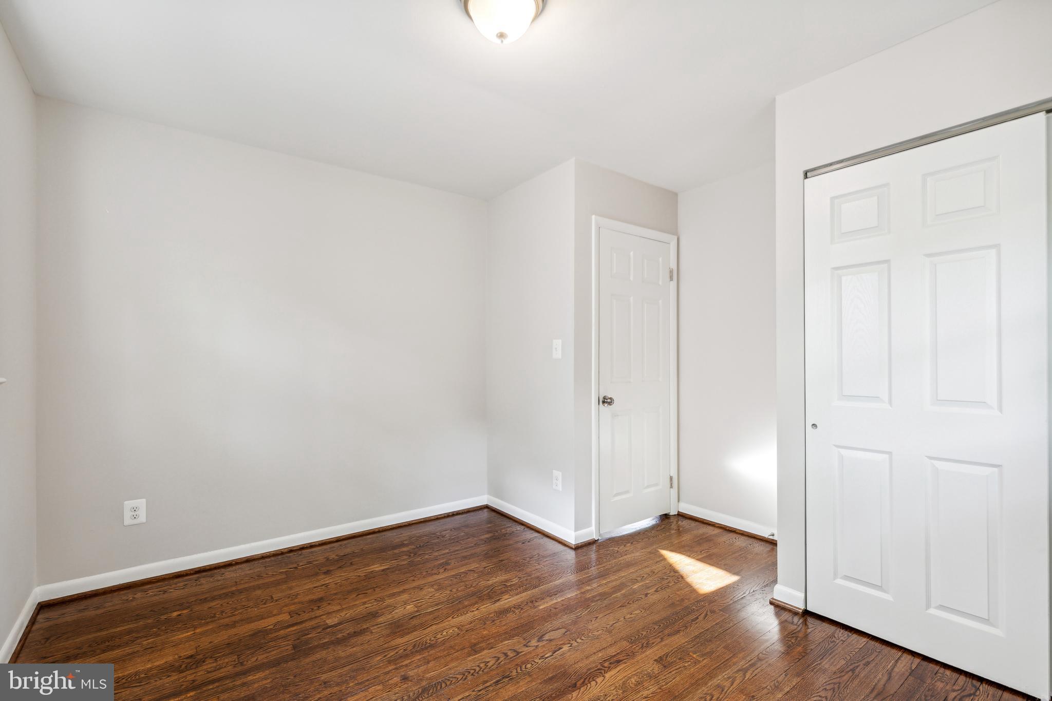 RIVERDALE - Residential