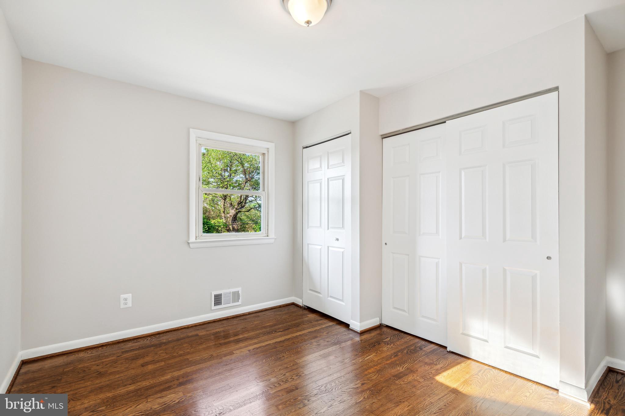 RIVERDALE - Residential