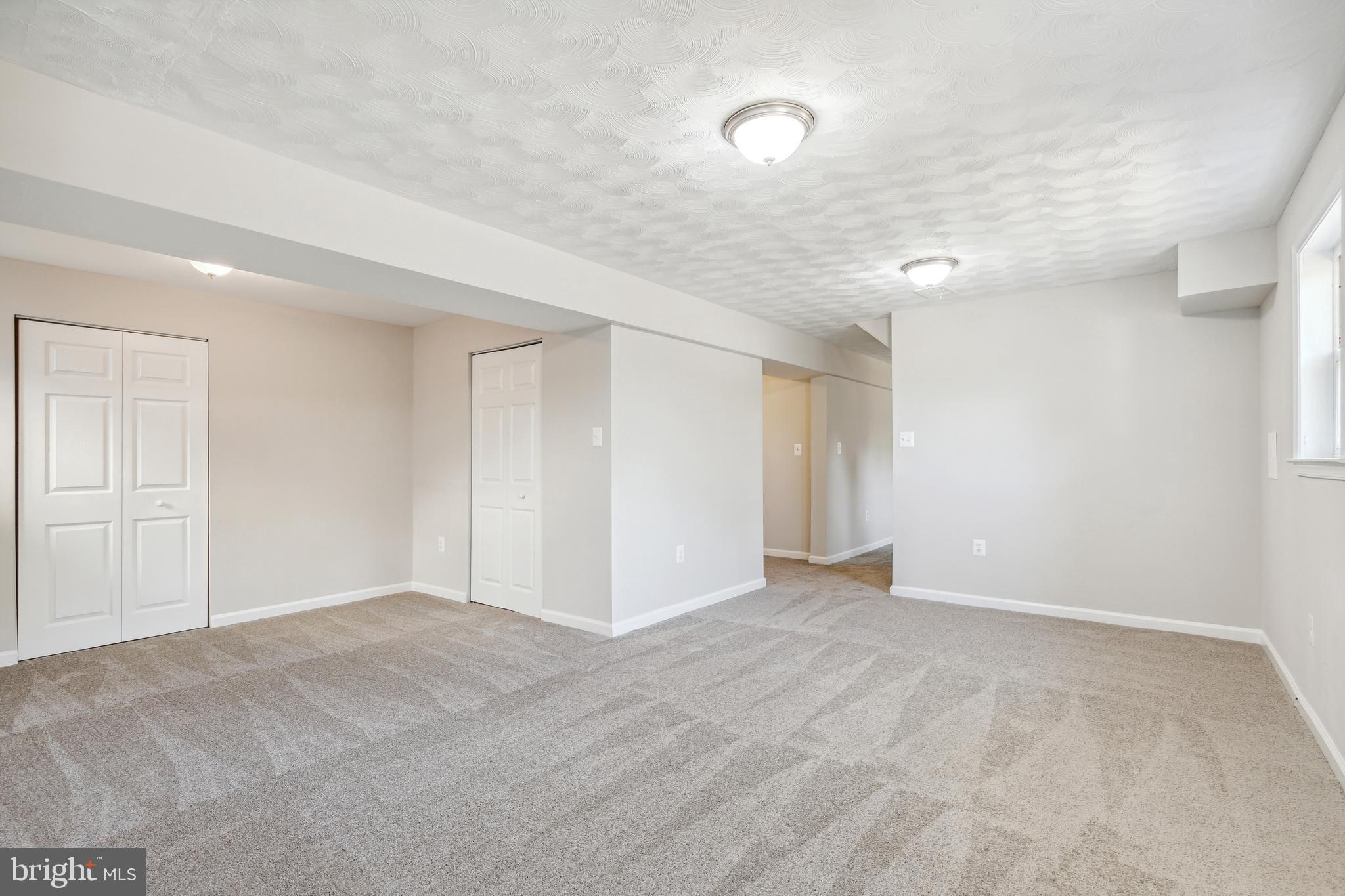 RIVERDALE - Residential