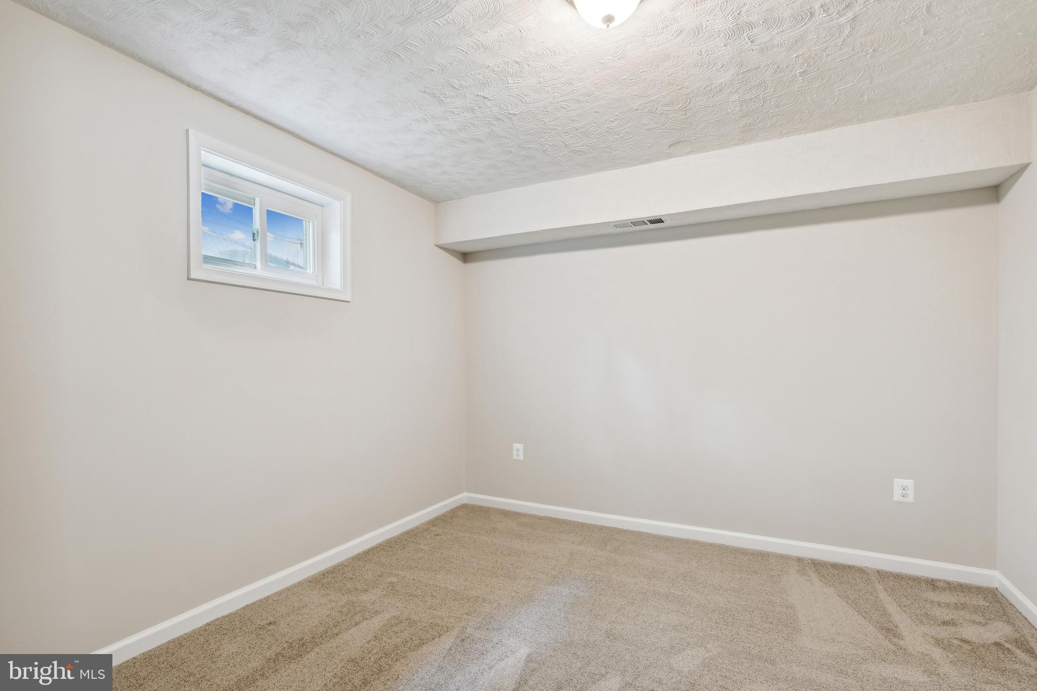 RIVERDALE - Residential