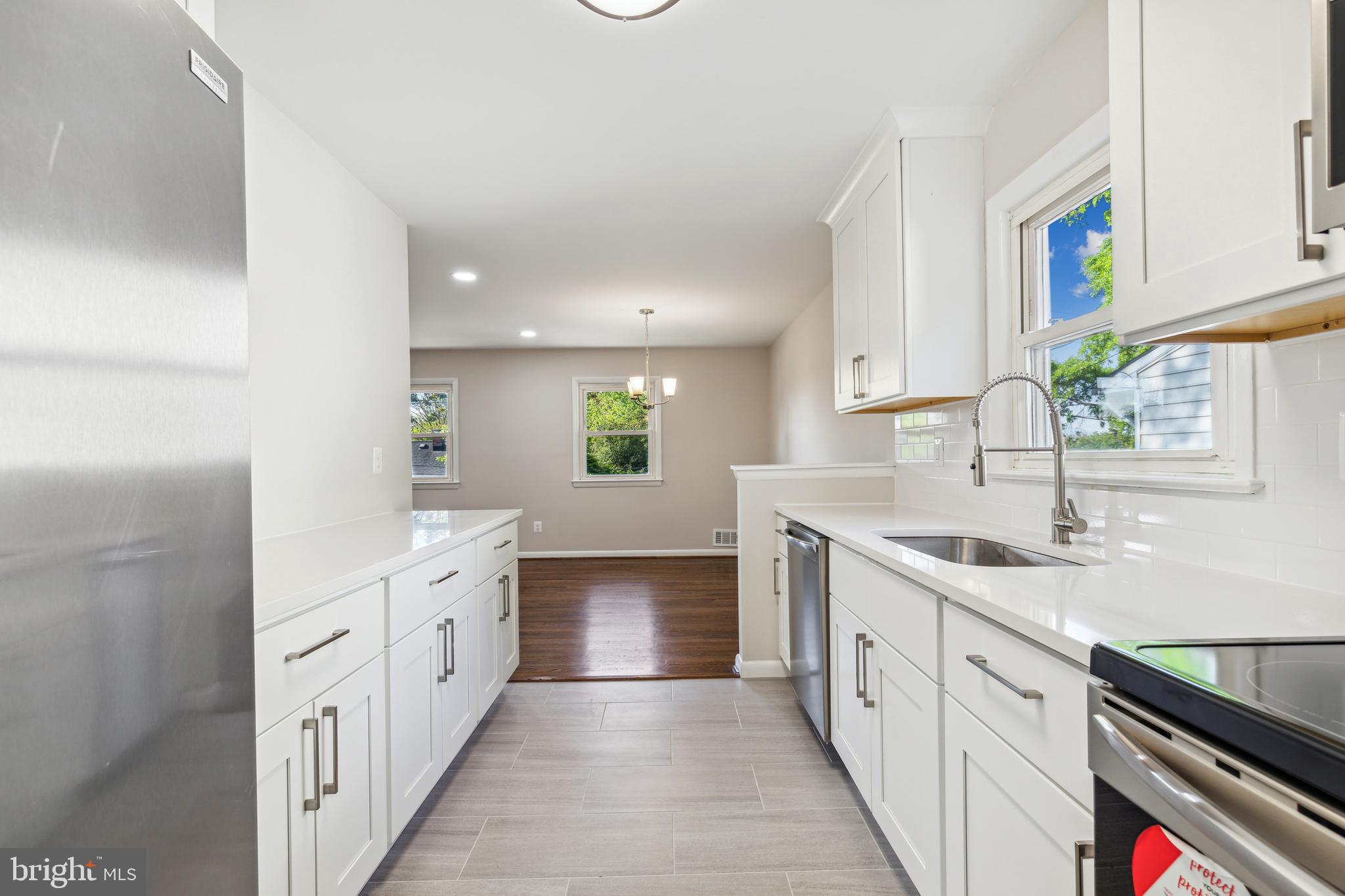 RIVERDALE - Residential