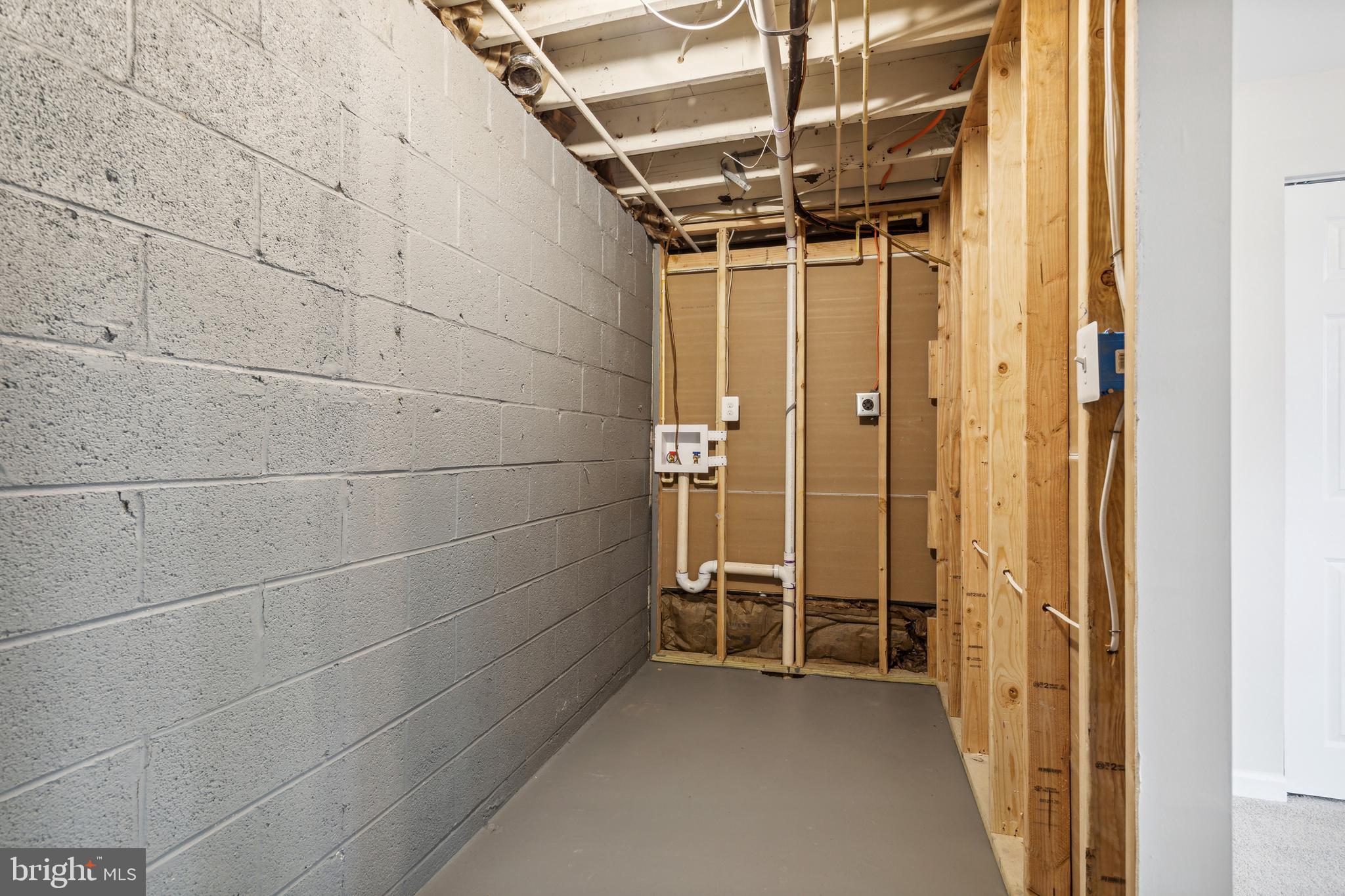 RIVERDALE - Residential