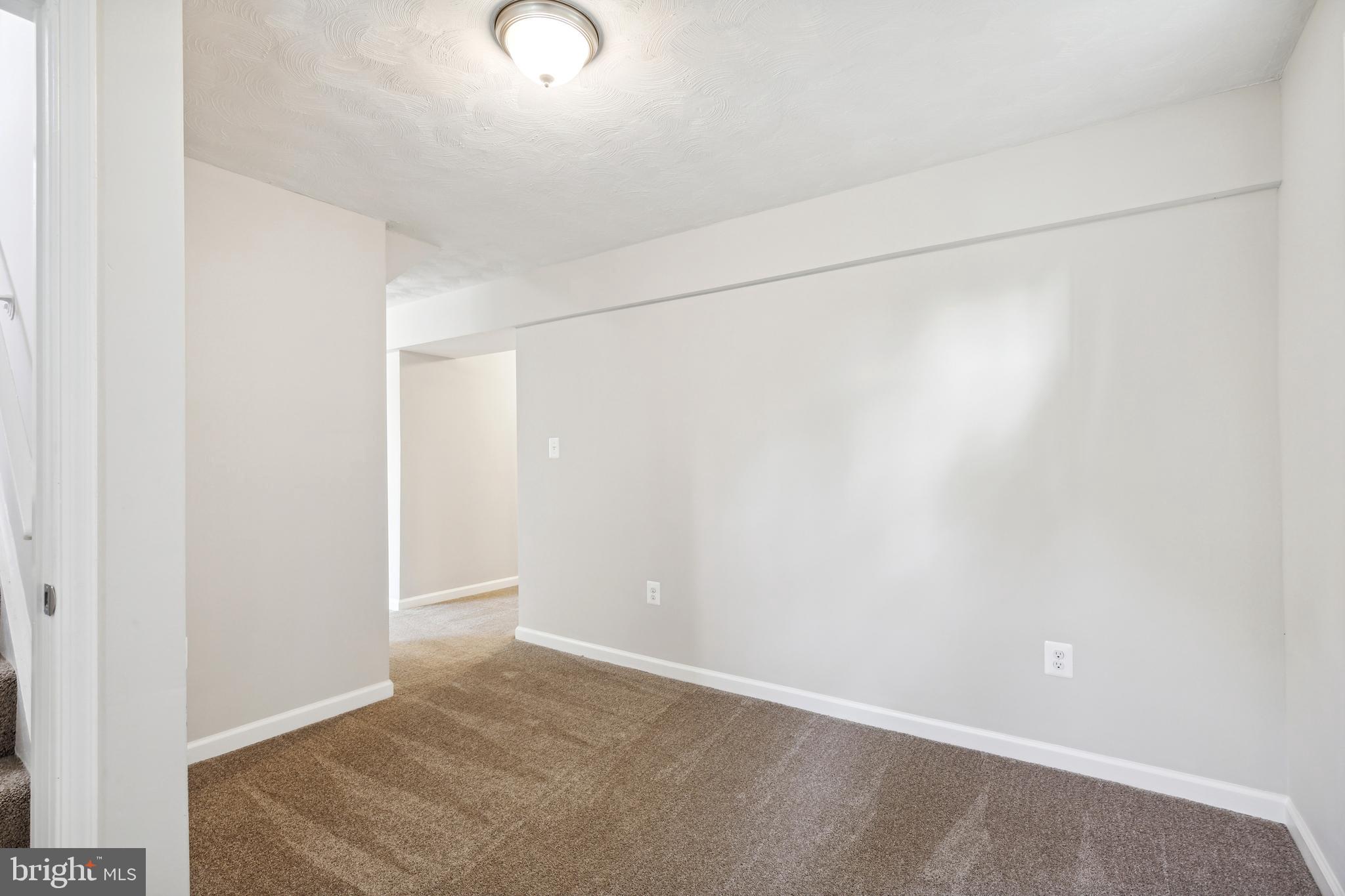 RIVERDALE - Residential