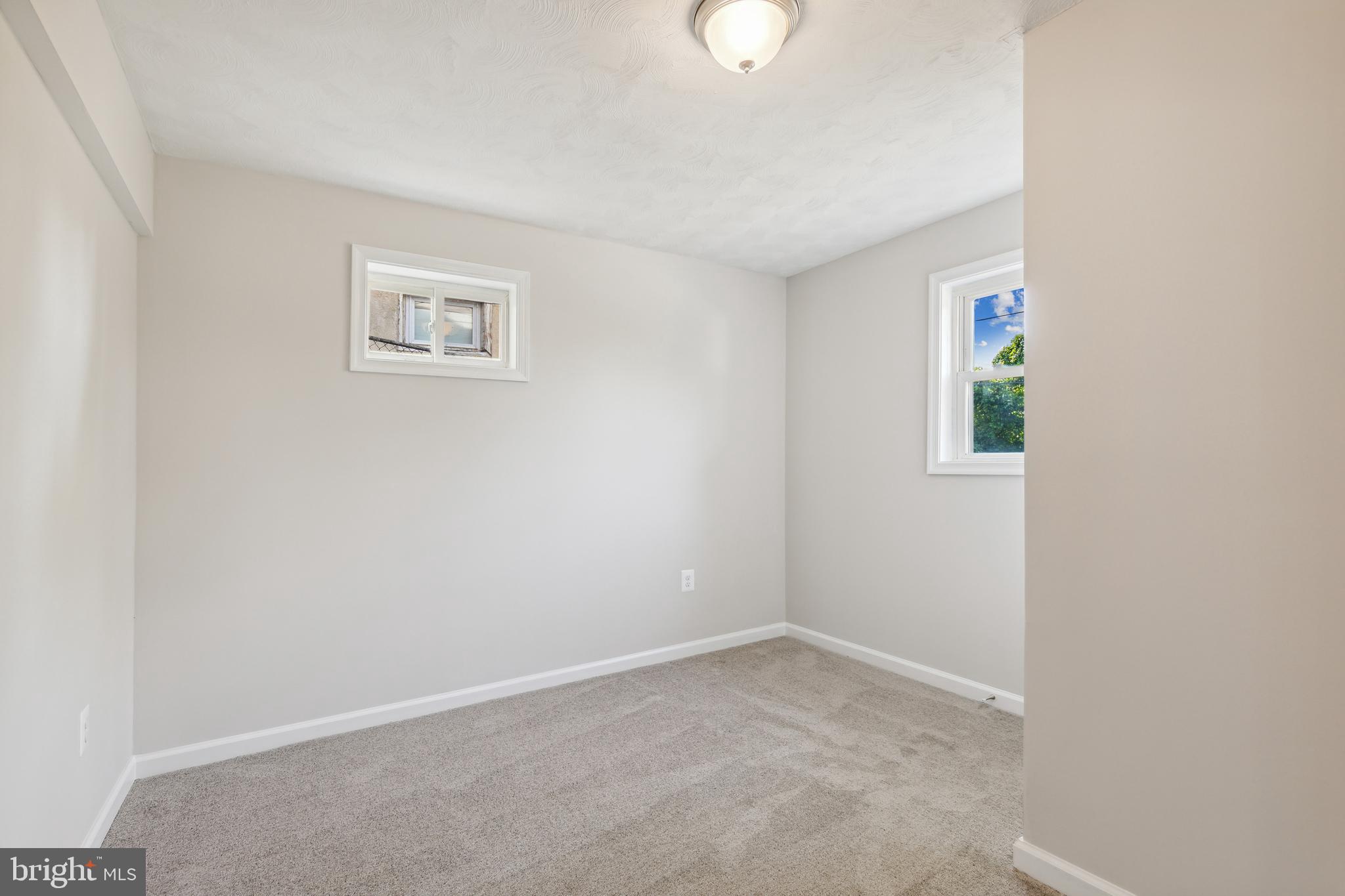 RIVERDALE - Residential