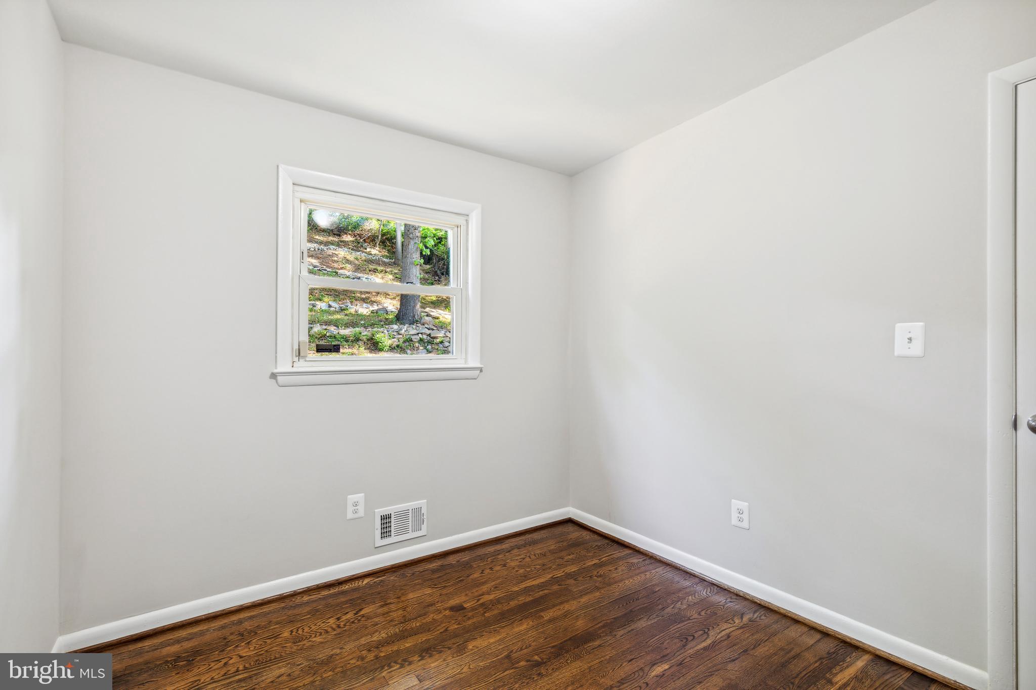 RIVERDALE - Residential