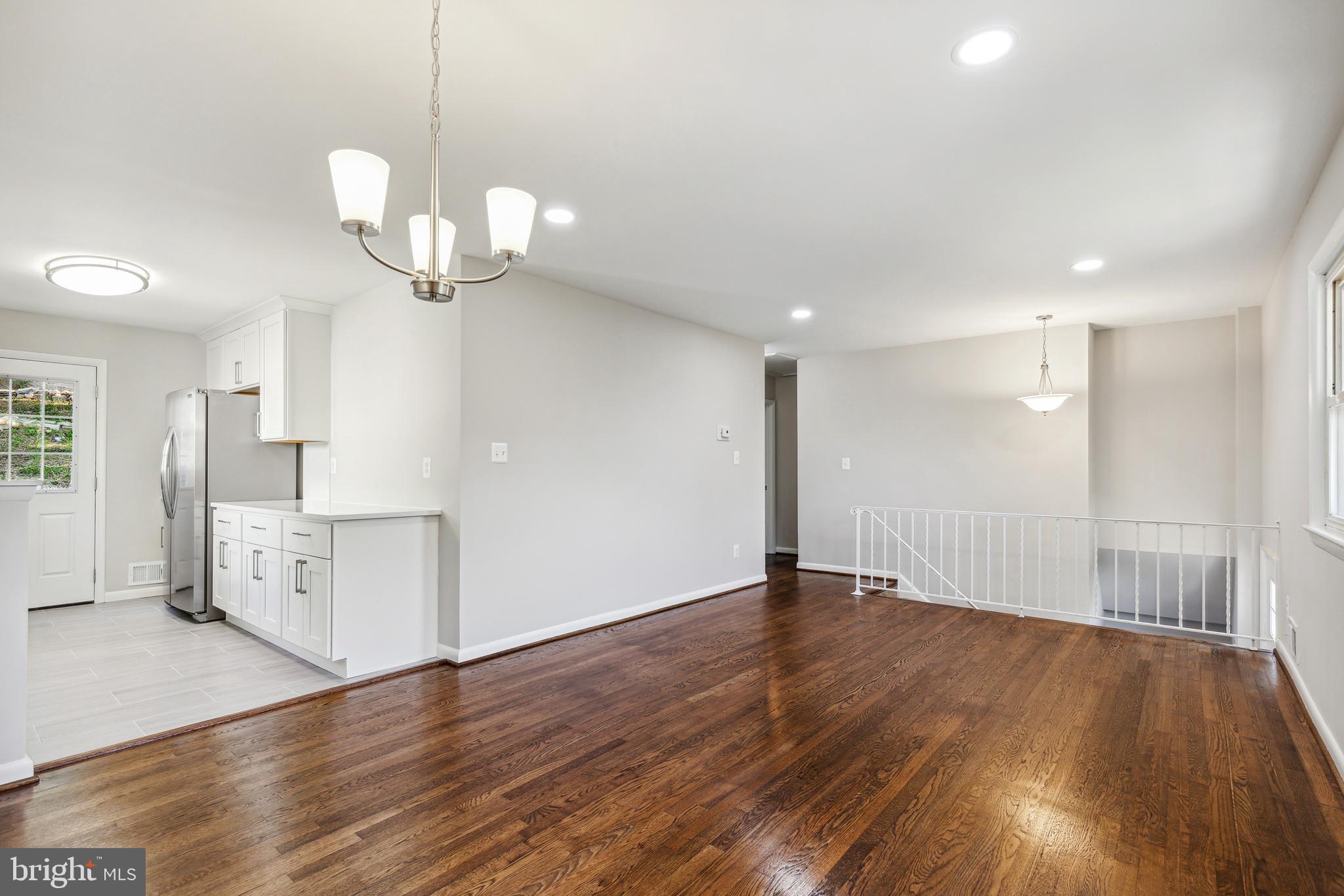 RIVERDALE - Residential