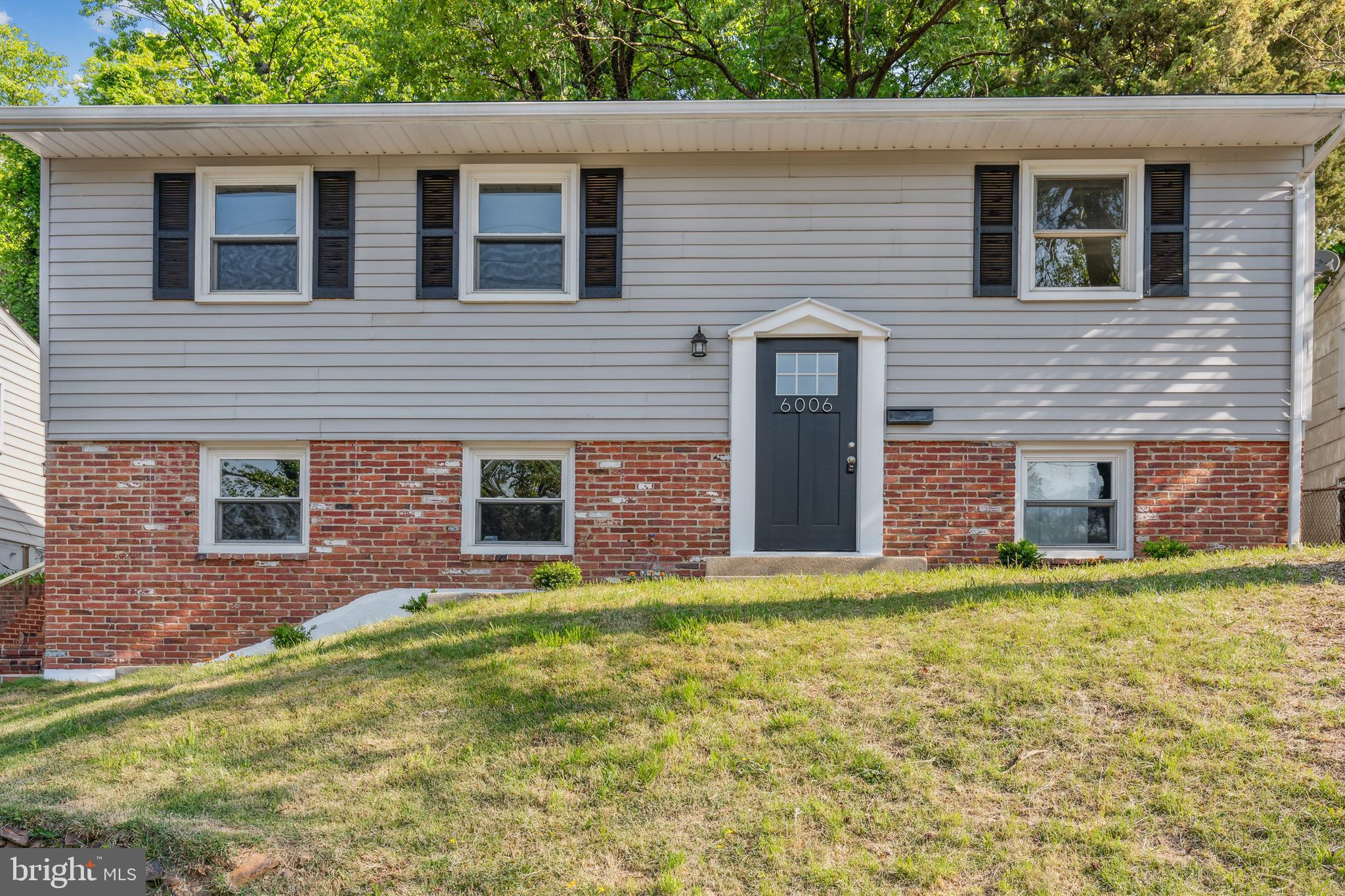 RIVERDALE - Residential