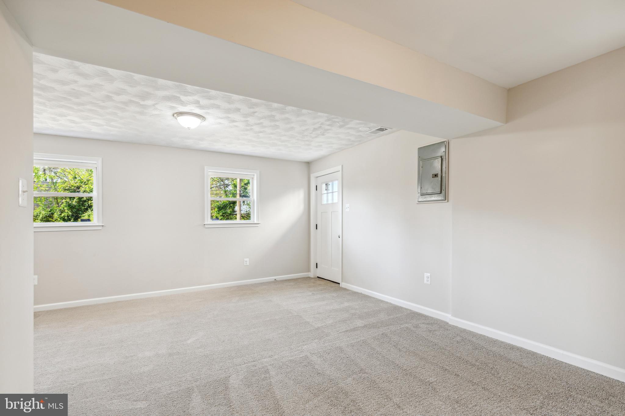 RIVERDALE - Residential