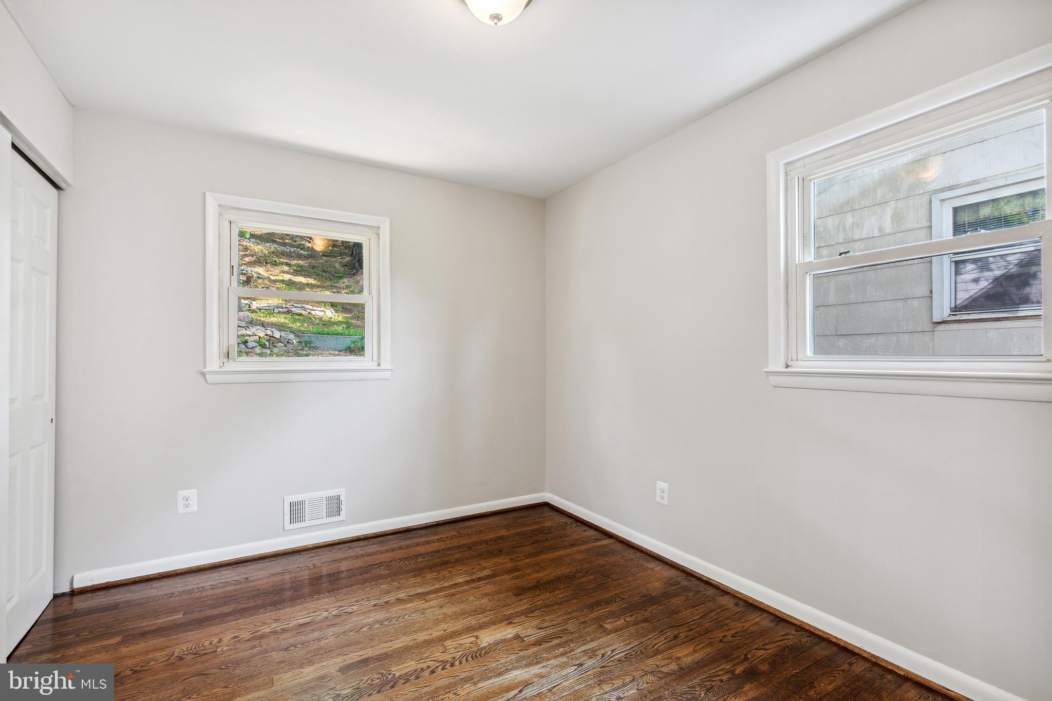 RIVERDALE - Residential