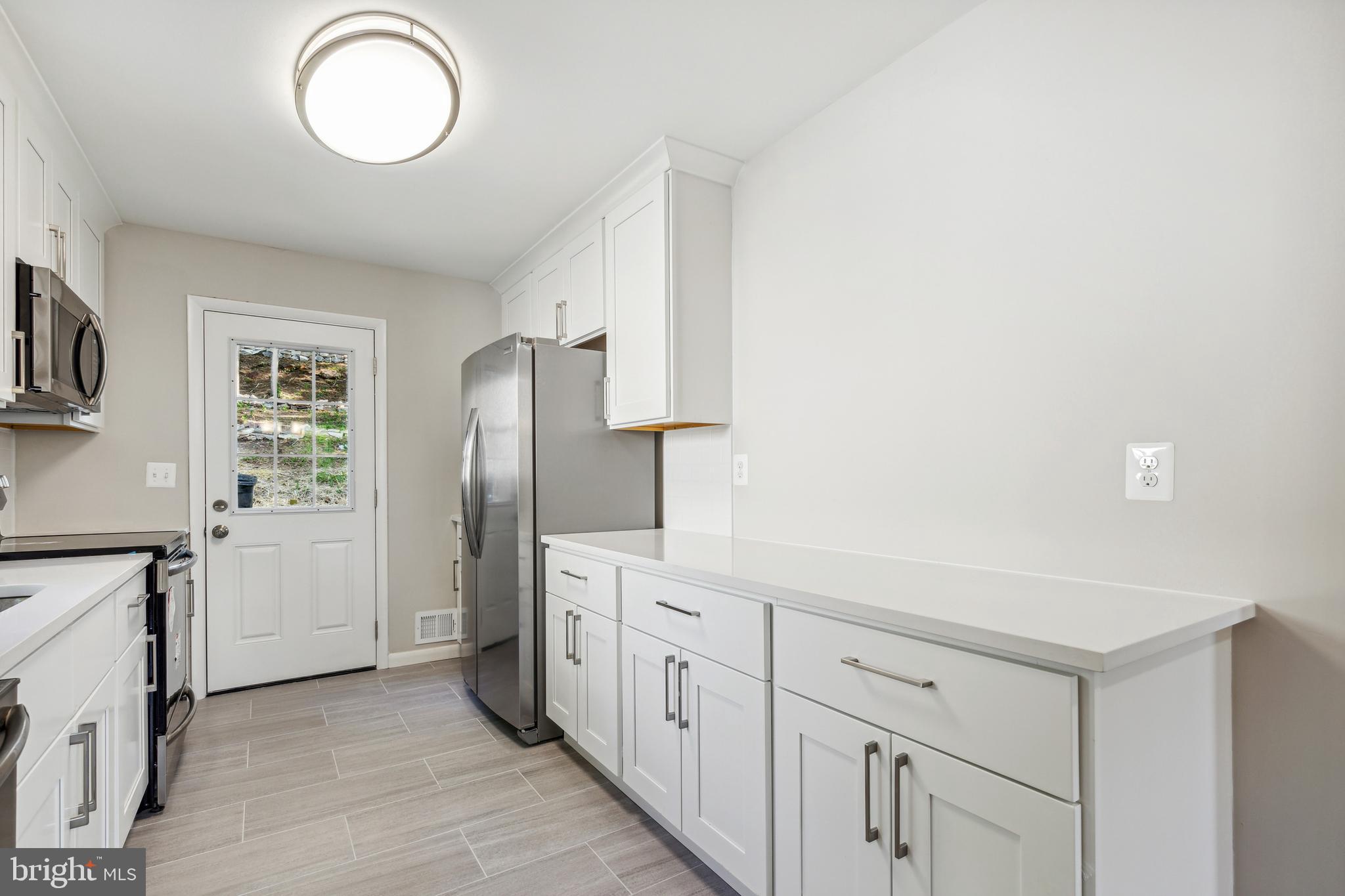 RIVERDALE - Residential