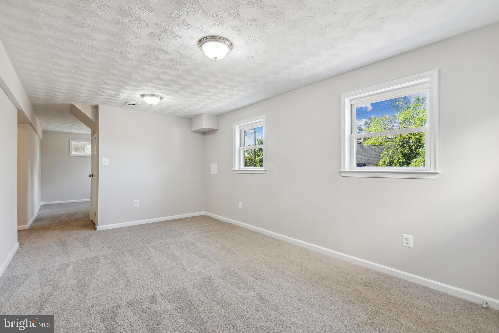 RIVERDALE - Residential