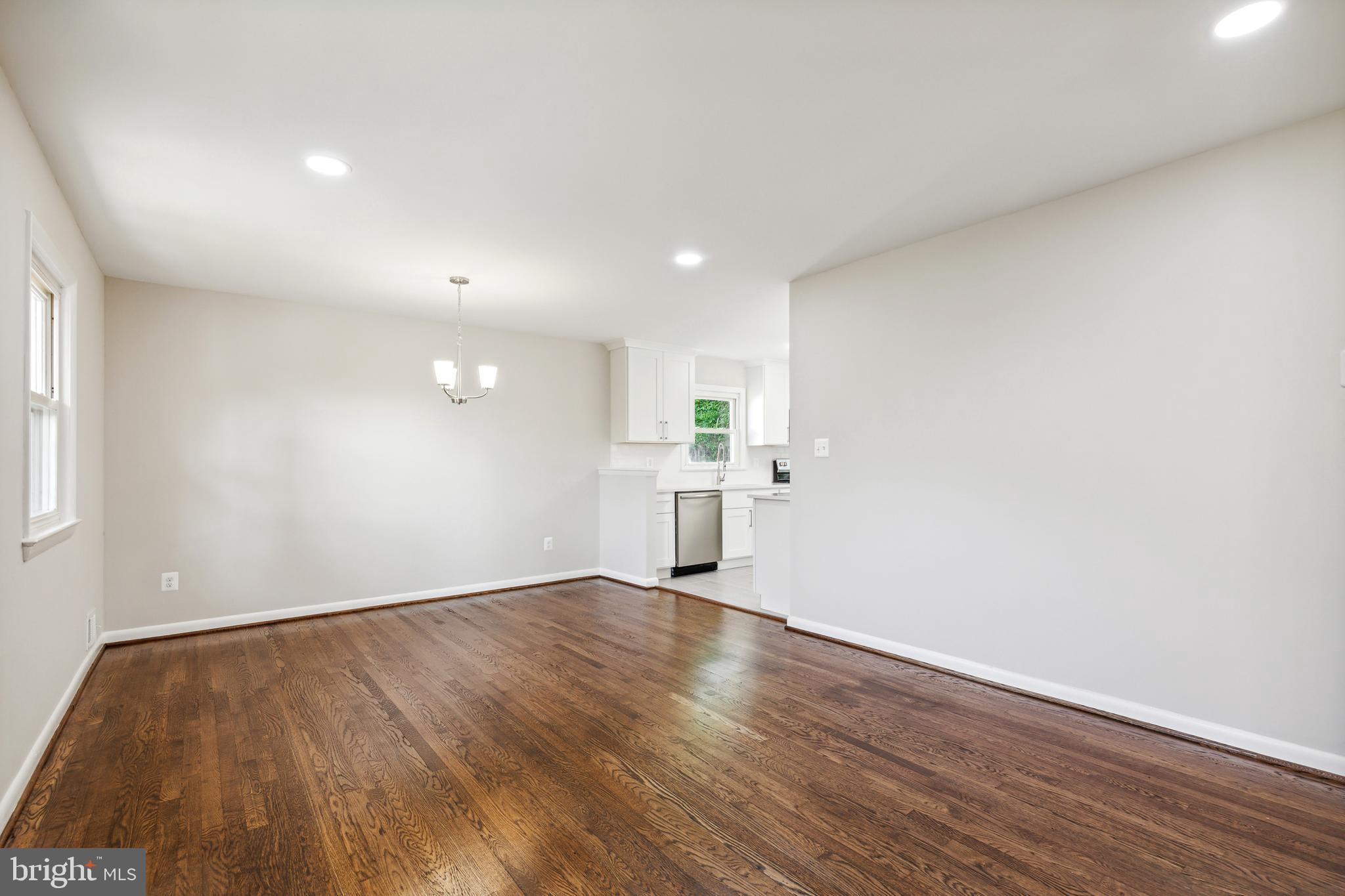 RIVERDALE - Residential