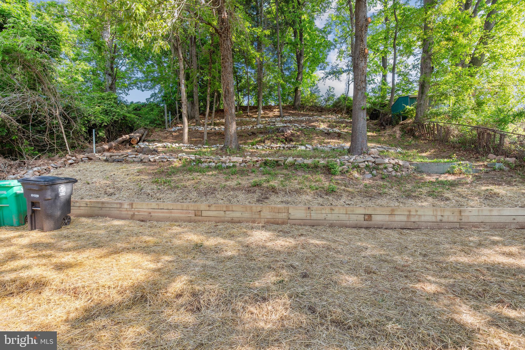 RIVERDALE - Residential