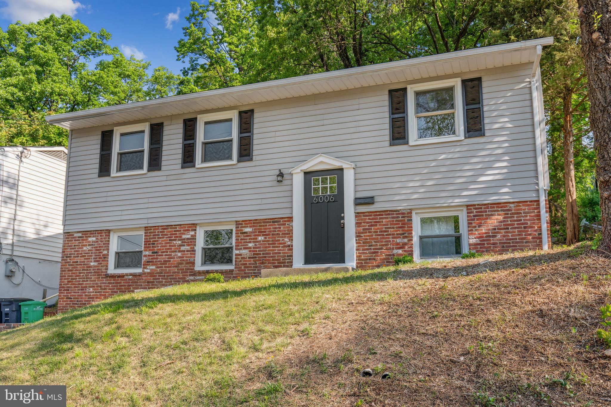 RIVERDALE - Residential