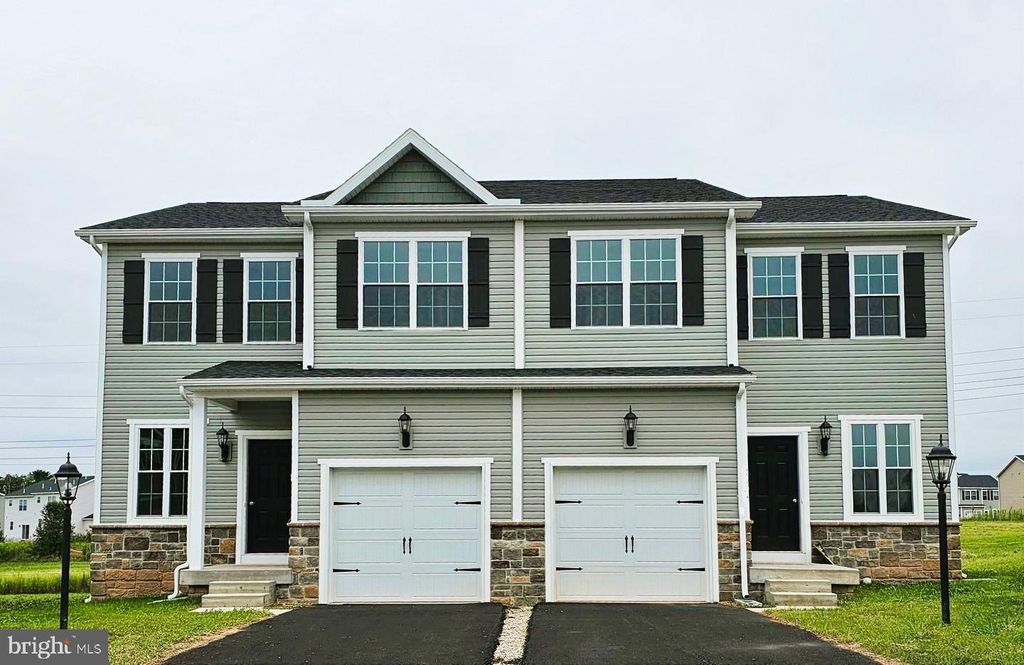 Photo of 3639 Fieldstone Drive #LOT 172, DOVER, PA 17315 (MLS # PAYK2087062)