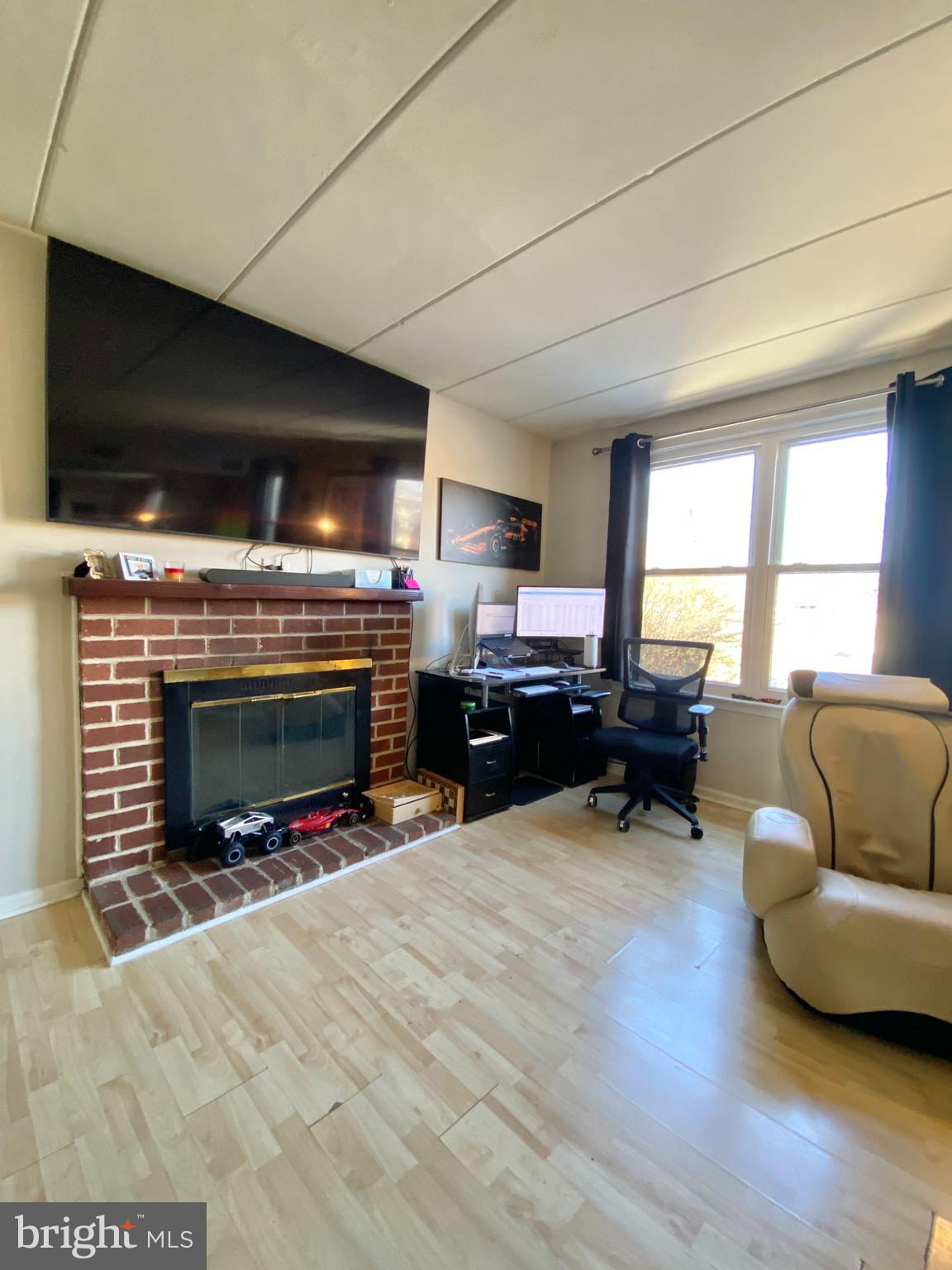 RIDLEY PARK - Residential Lease