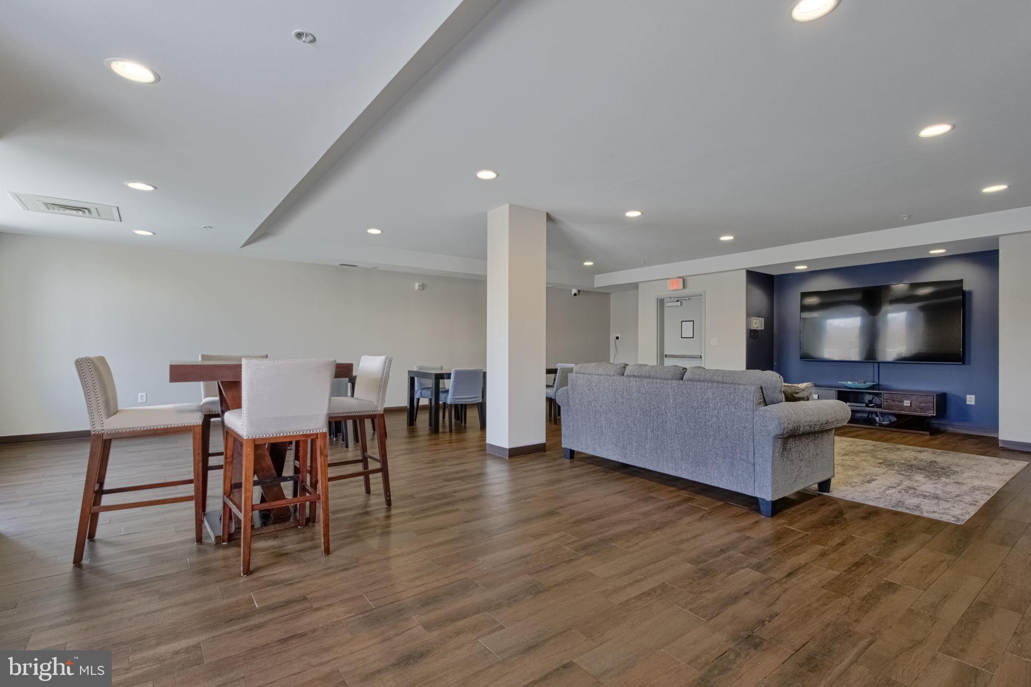 ISABELLA AT MONTICELLO MEWS - Residential