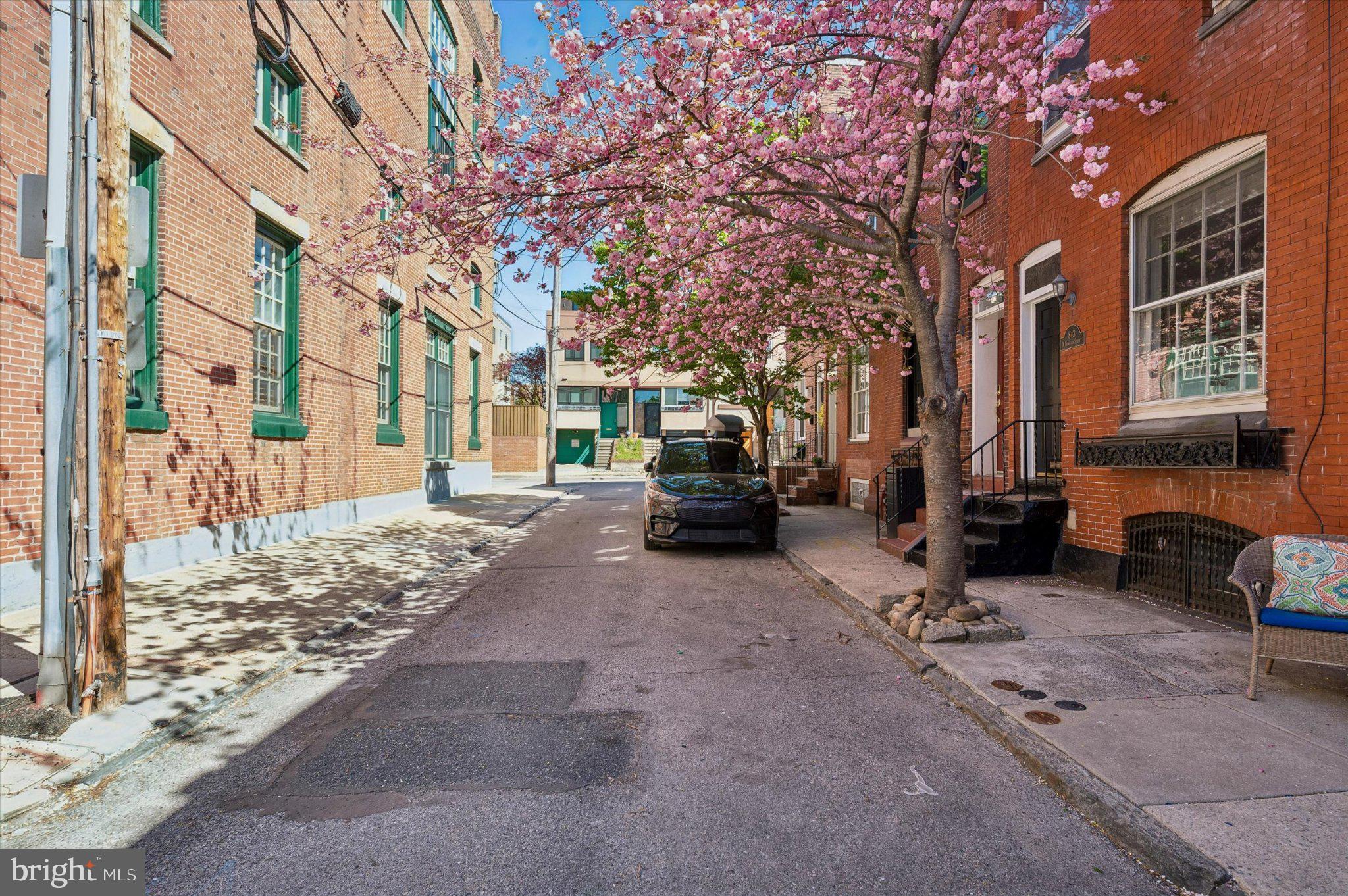 843 N NEWKIRK STREET