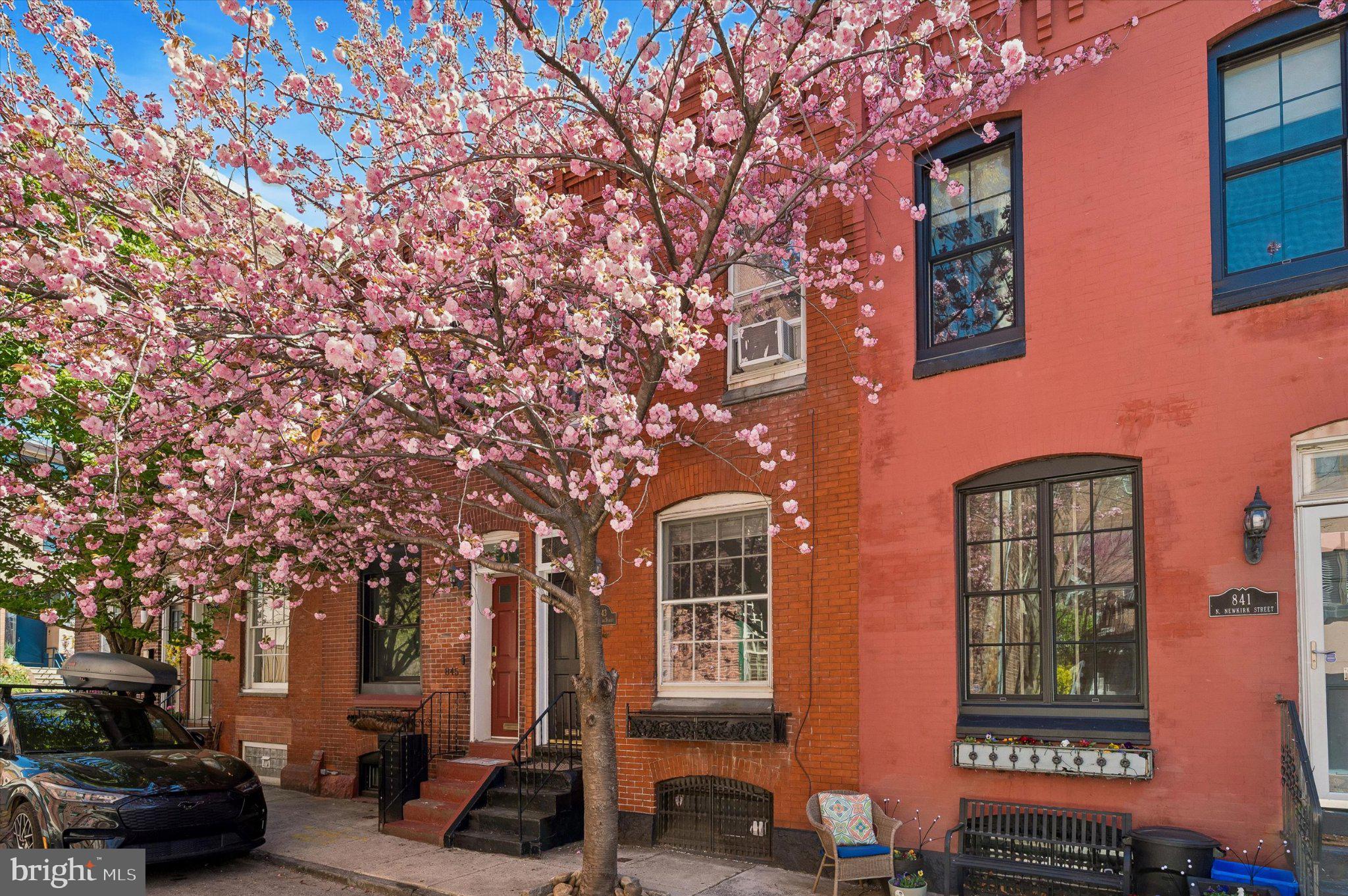 843 N NEWKIRK STREET