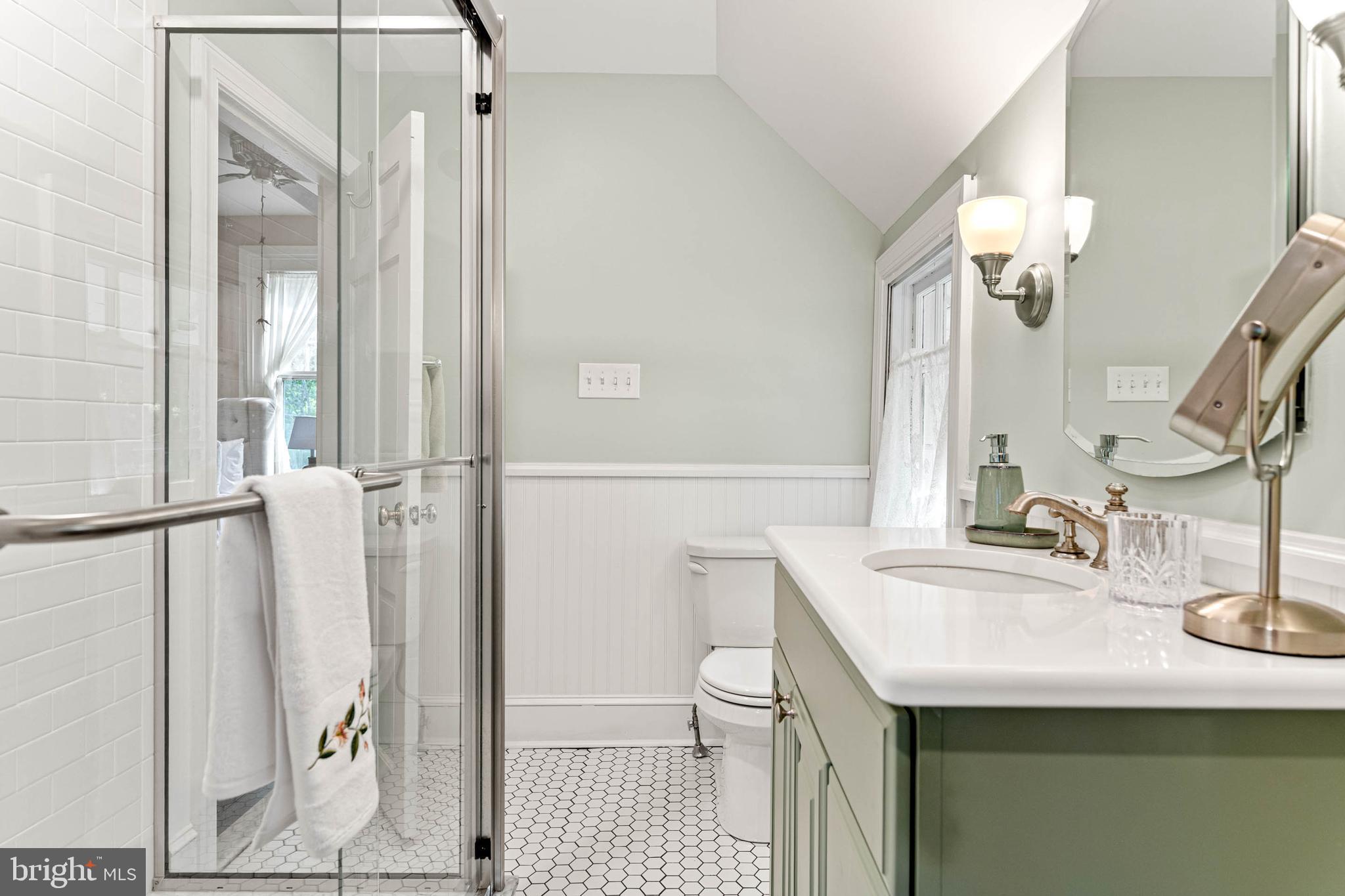 GLADWYNE - Residential