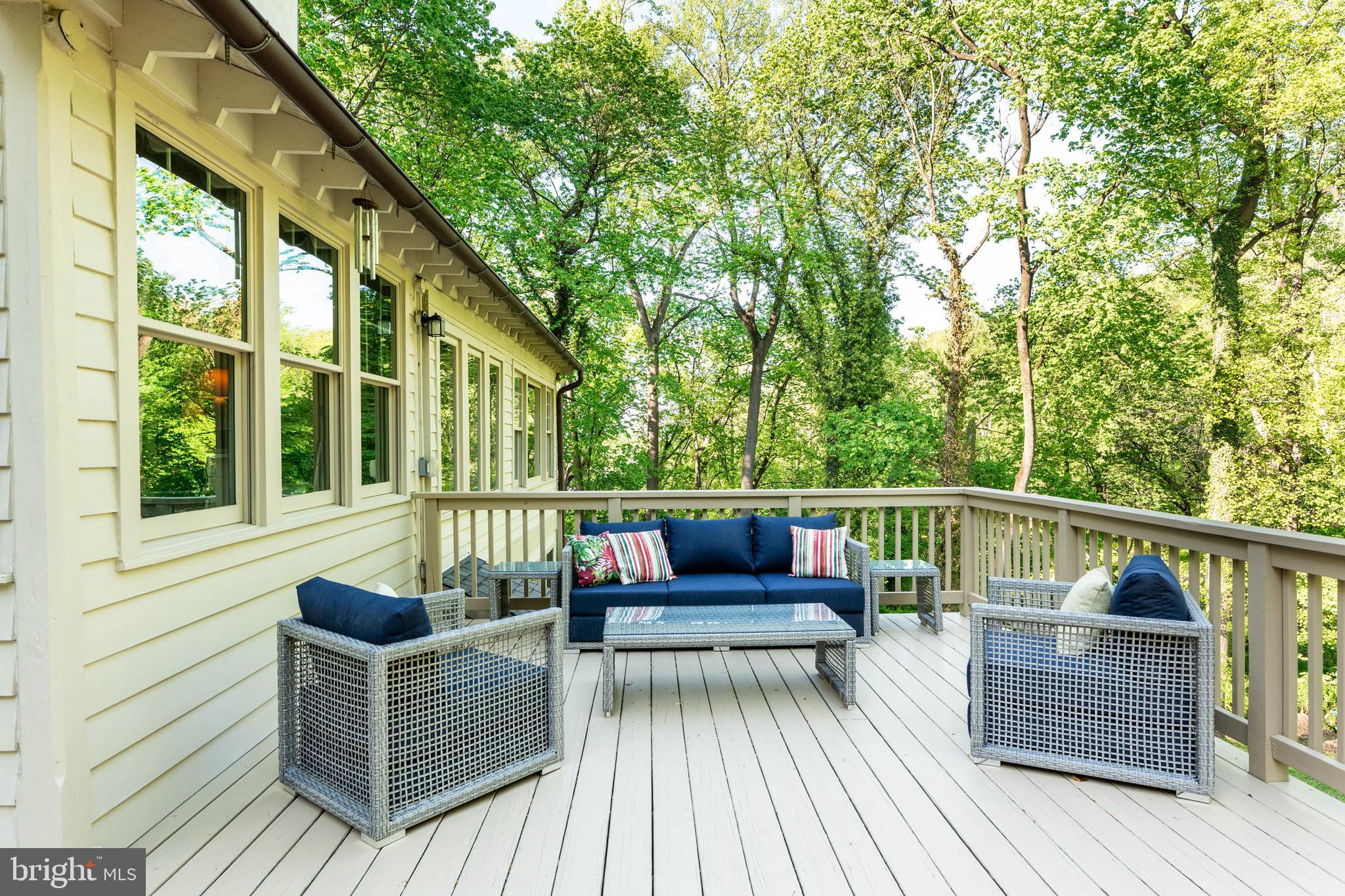 GLADWYNE - Residential