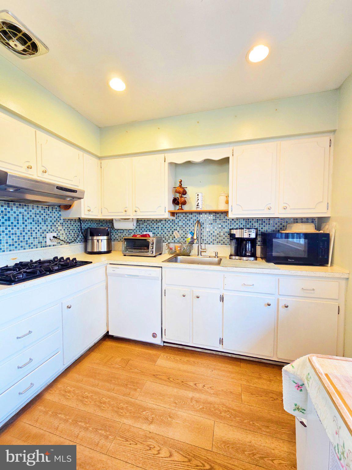 15009 CARLBERN DRIVE