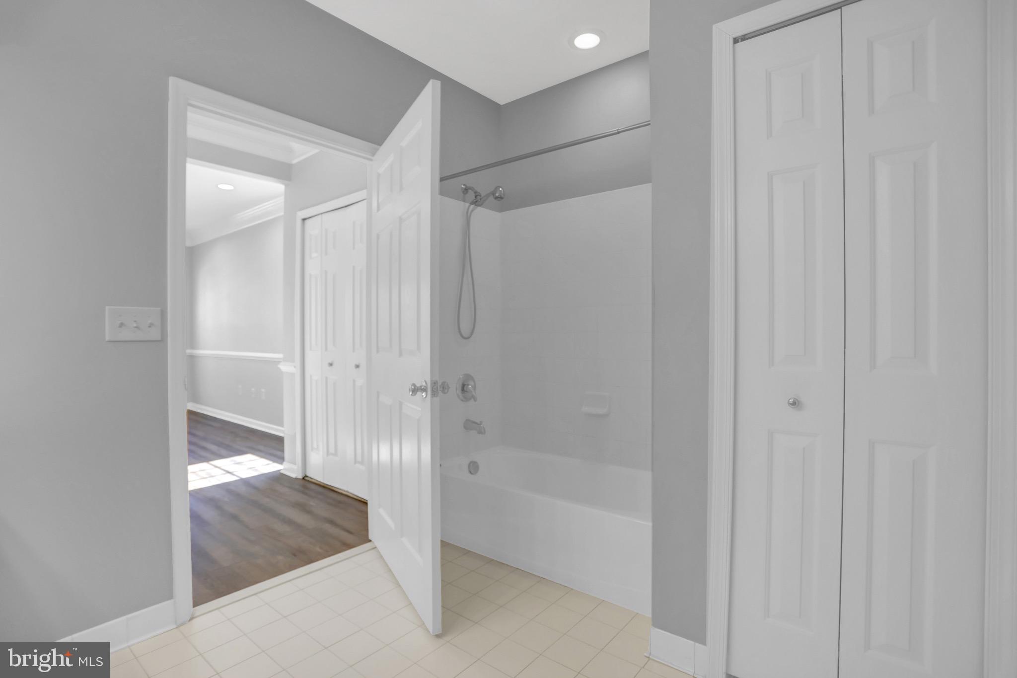 GLYNDON TRACE - Residential