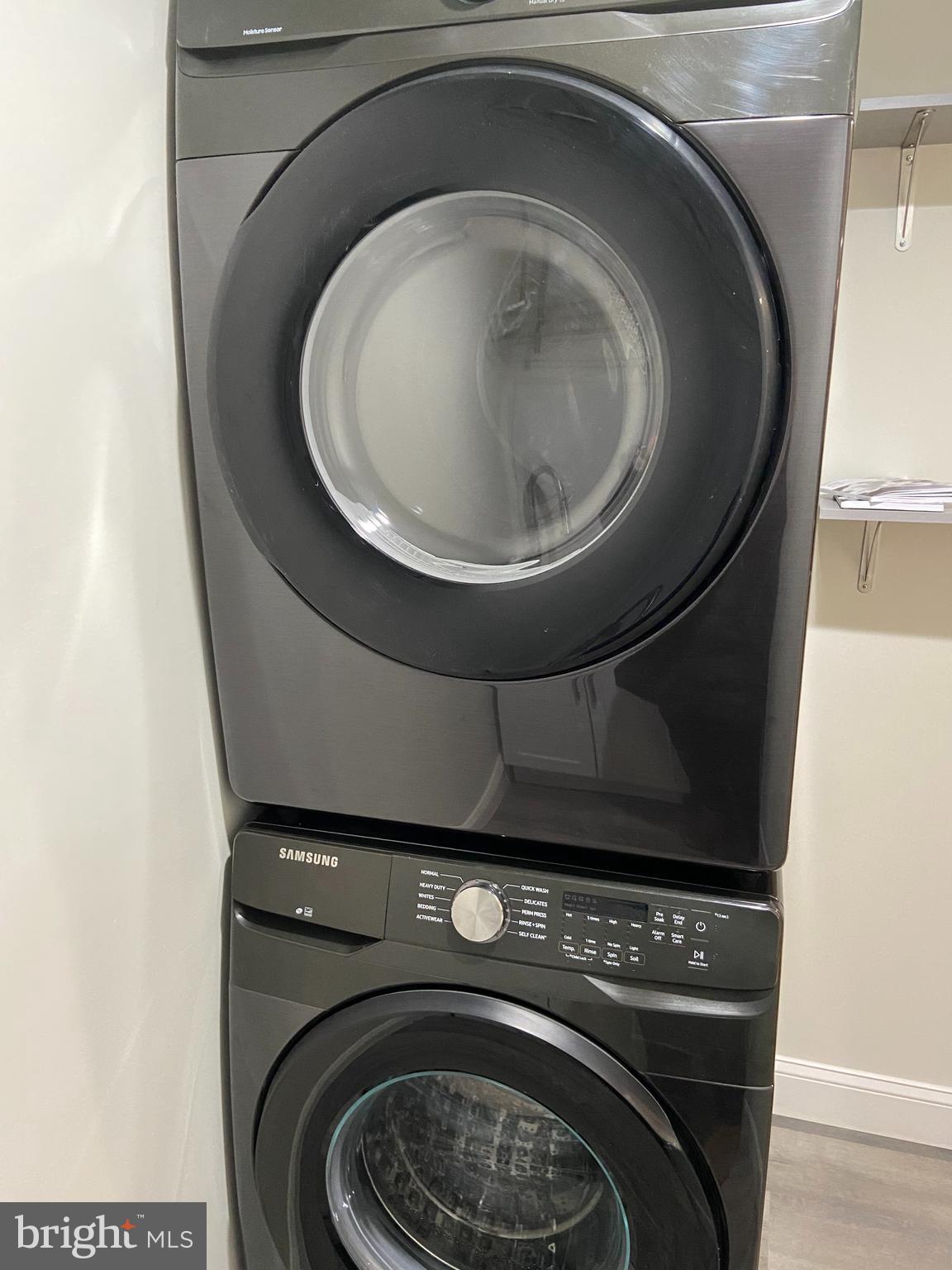 SOUTH KINGS STATION - Residential Lease