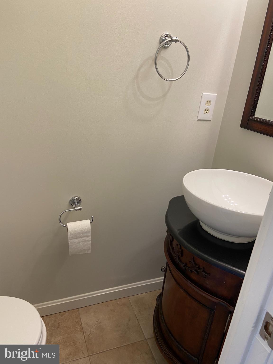 SOUTH KINGS STATION - Residential Lease