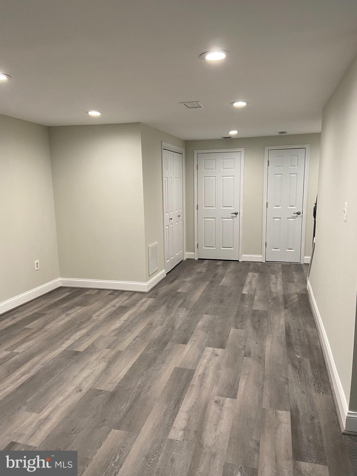 SOUTH KINGS STATION - Residential Lease