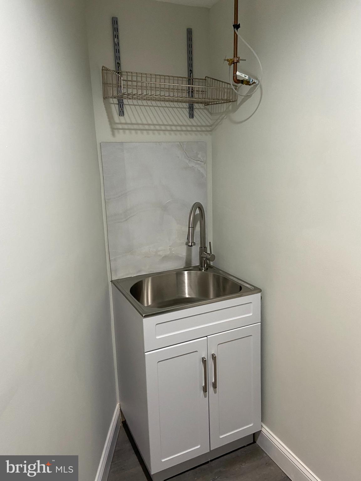 SOUTH KINGS STATION - Residential Lease