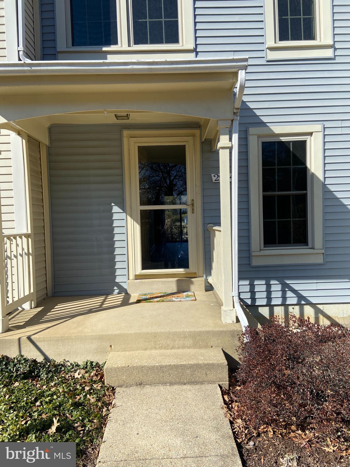 SOUTH KINGS STATION - Residential Lease