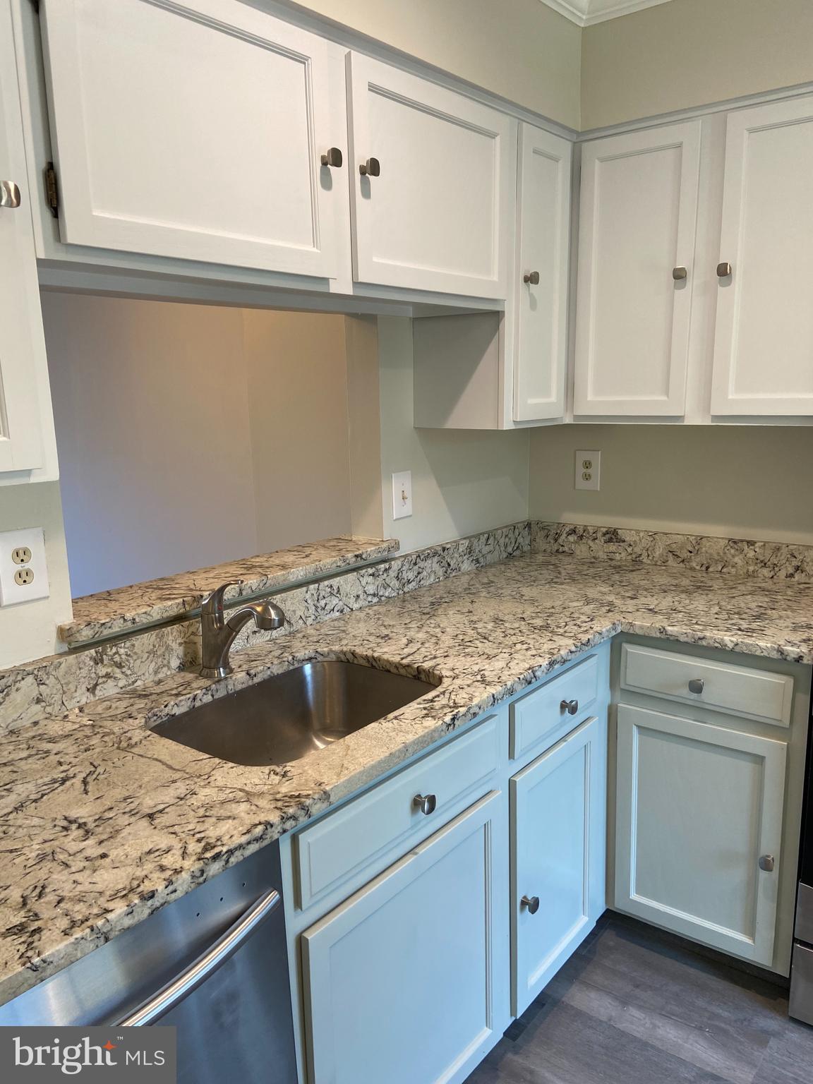 SOUTH KINGS STATION - Residential Lease