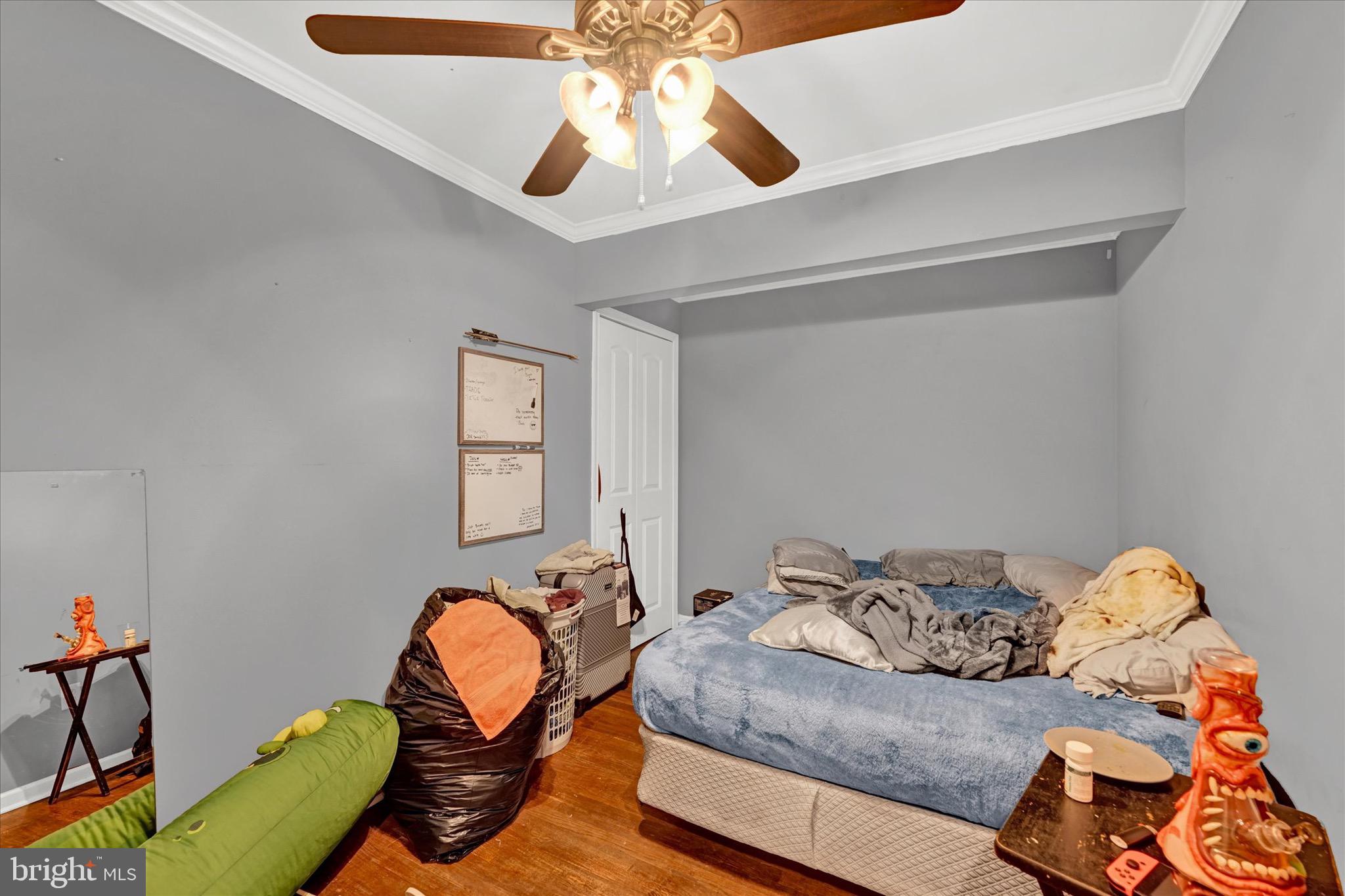 COUNTRY CLUB MANOR - Residential