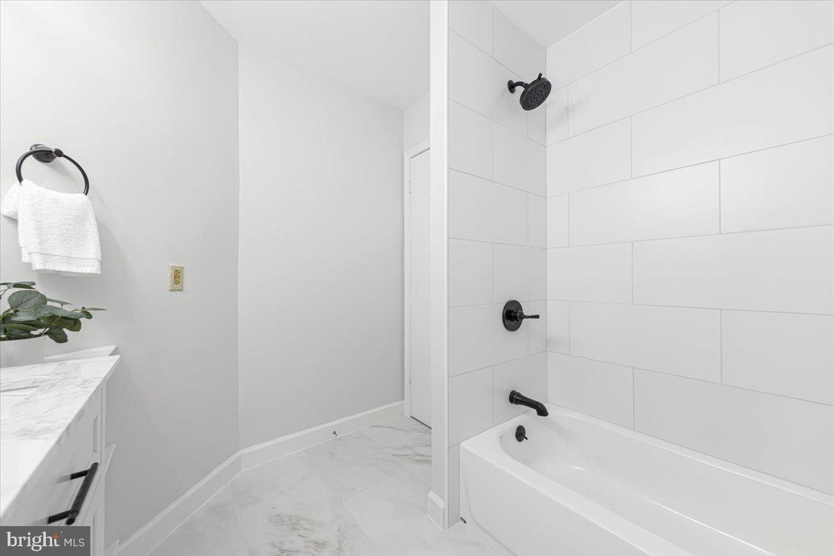 SUMMERWALK - Residential