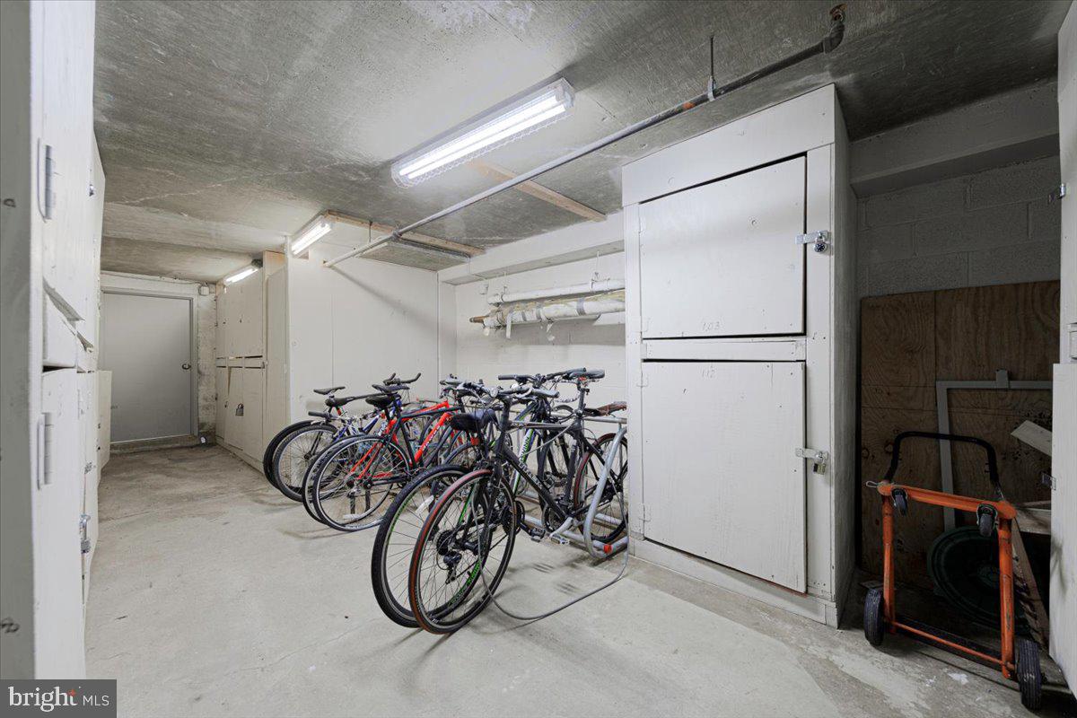 SUMMERWALK - Residential