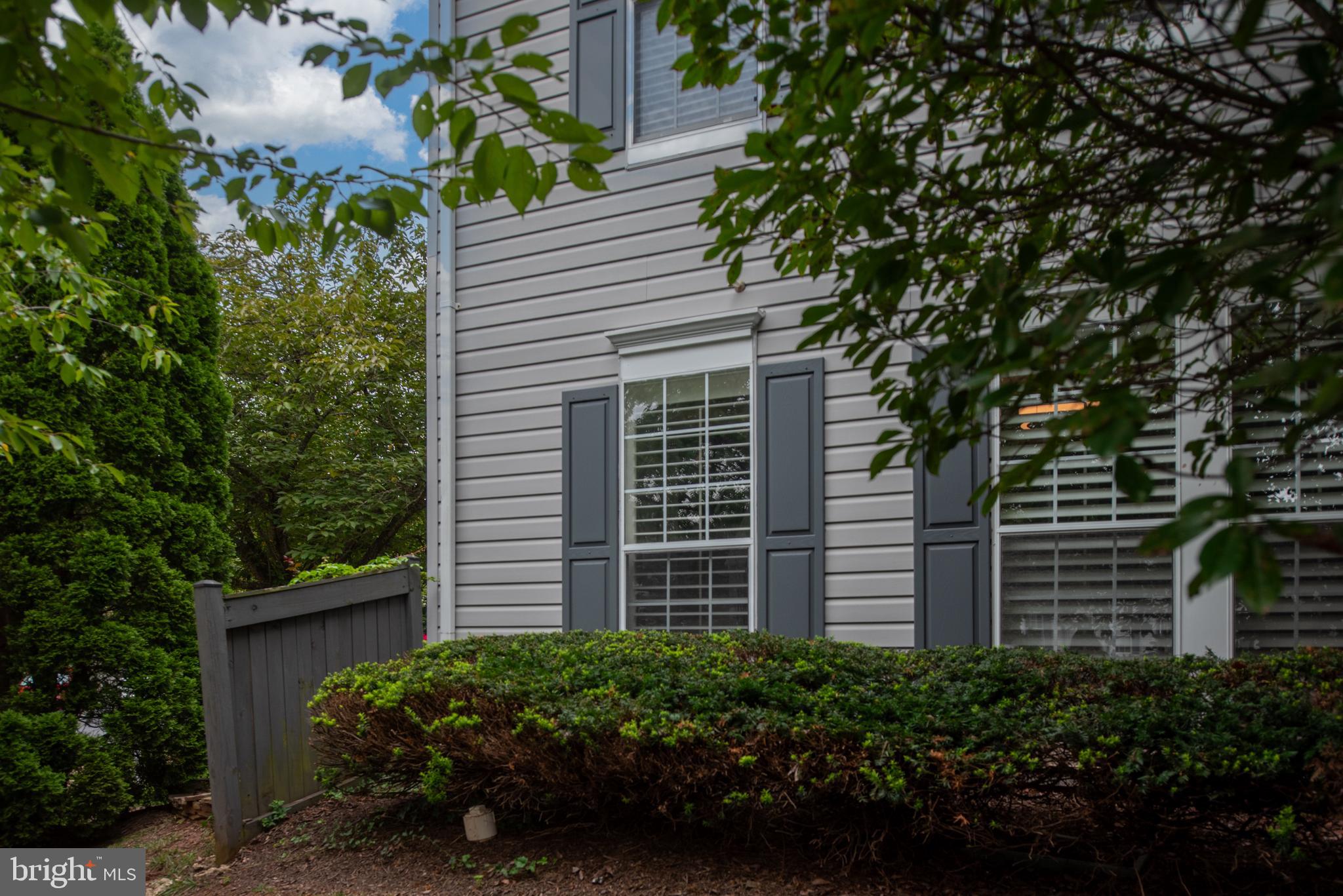 WELLINGTON/CLOVERHILL - Residential