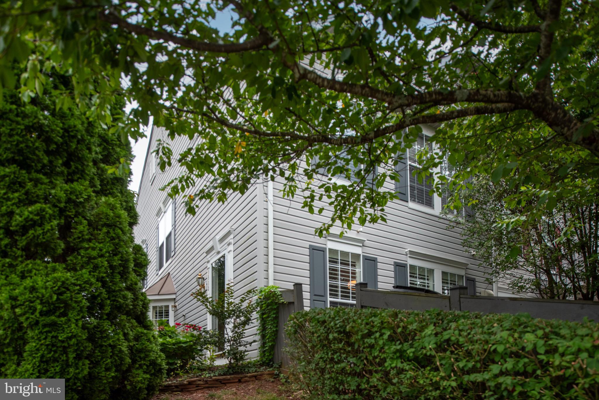 WELLINGTON/CLOVERHILL - Residential