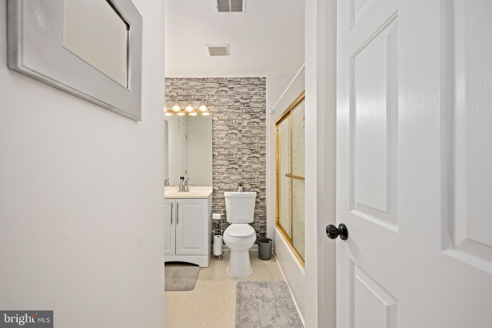 WELLINGTON/CLOVERHILL - Residential