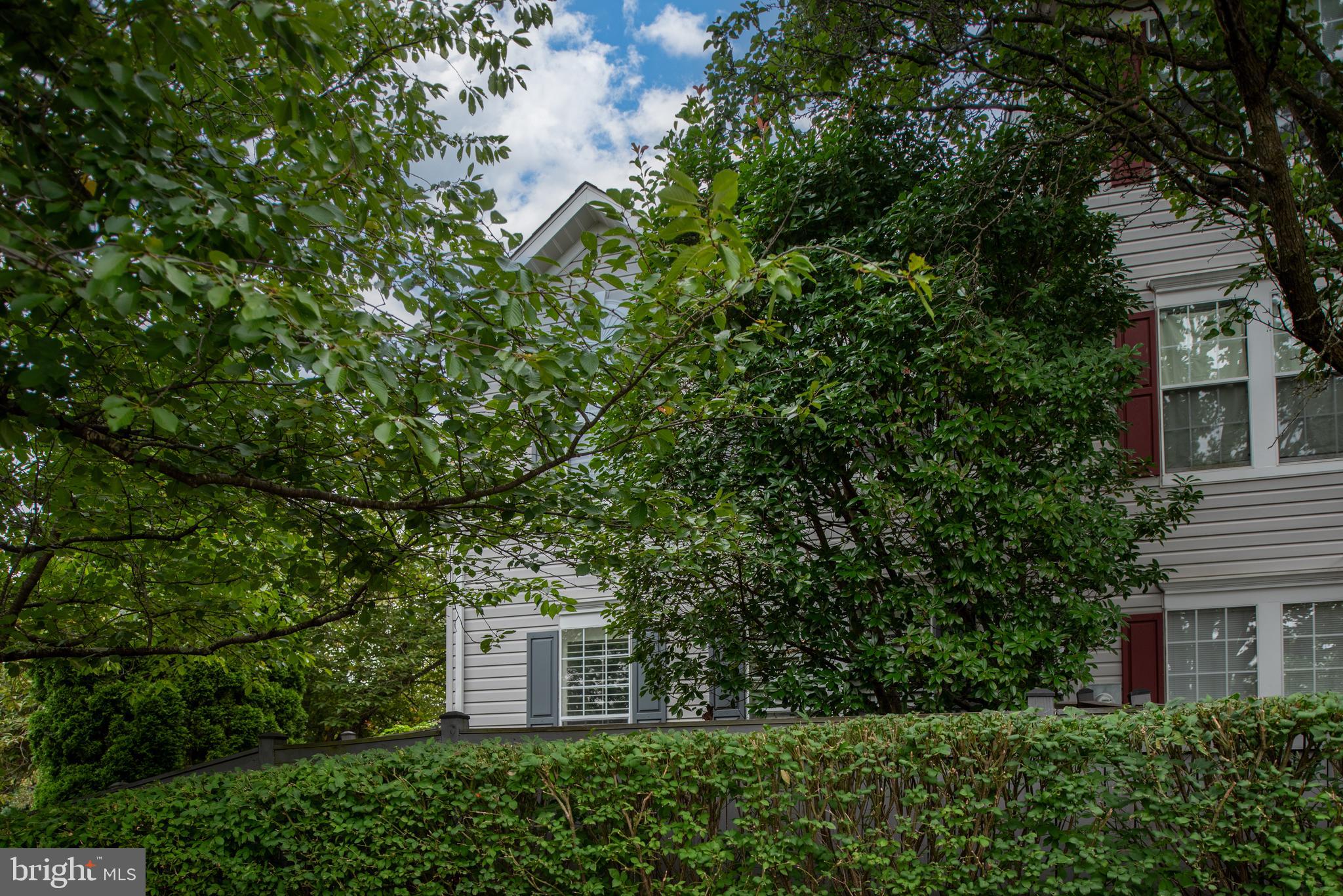 WELLINGTON/CLOVERHILL - Residential